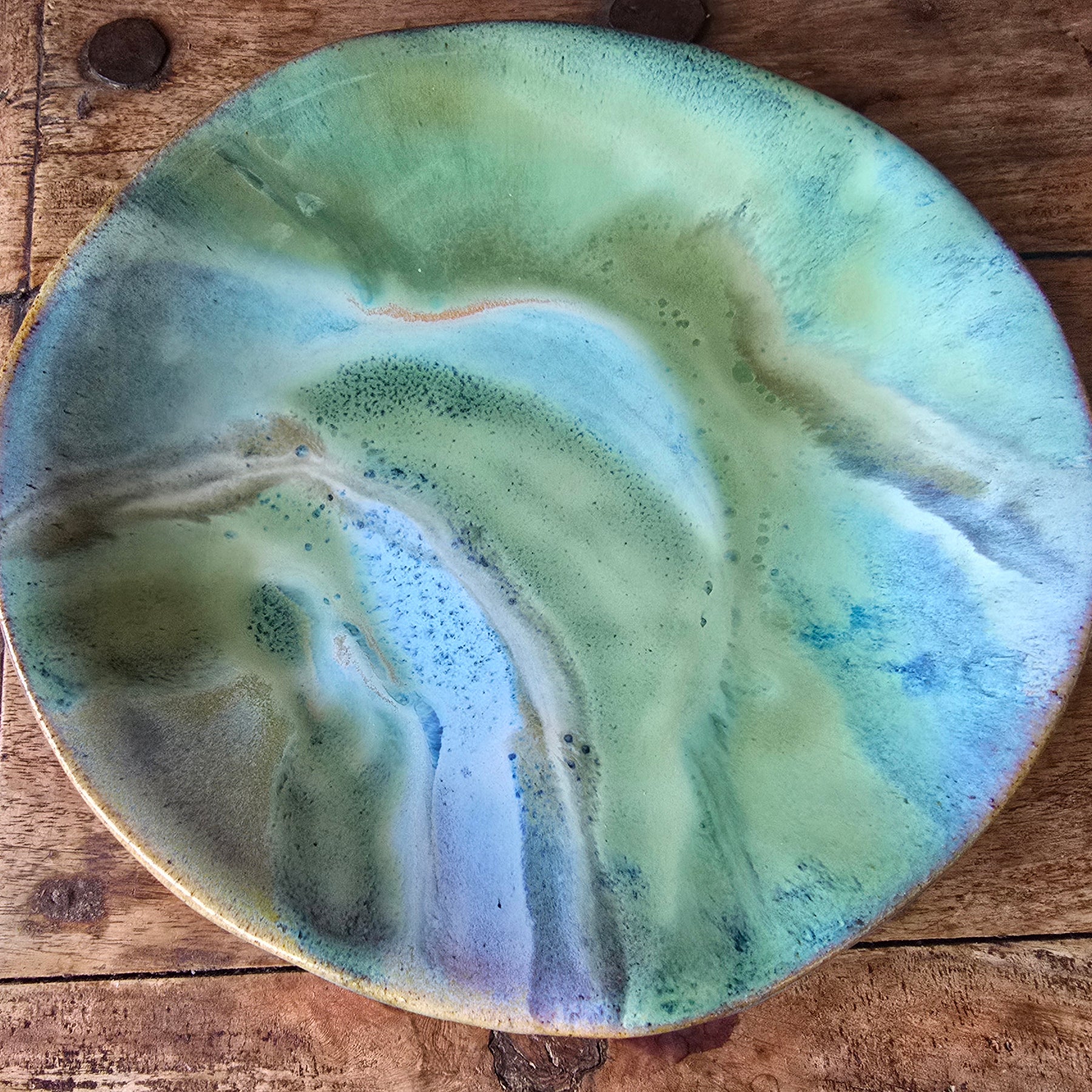 Swirling greens plate