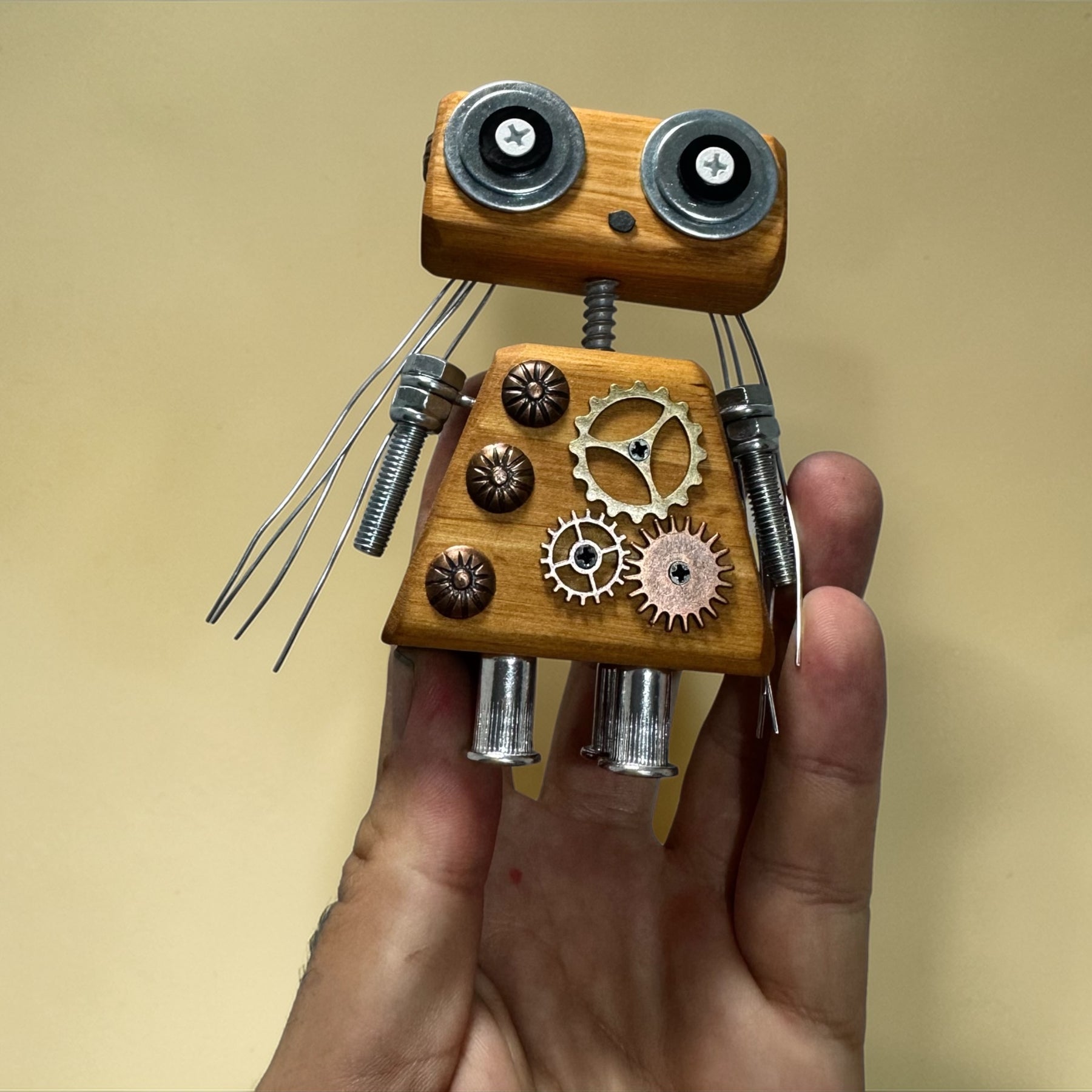 Alicia - Wooden Steampunk Robot