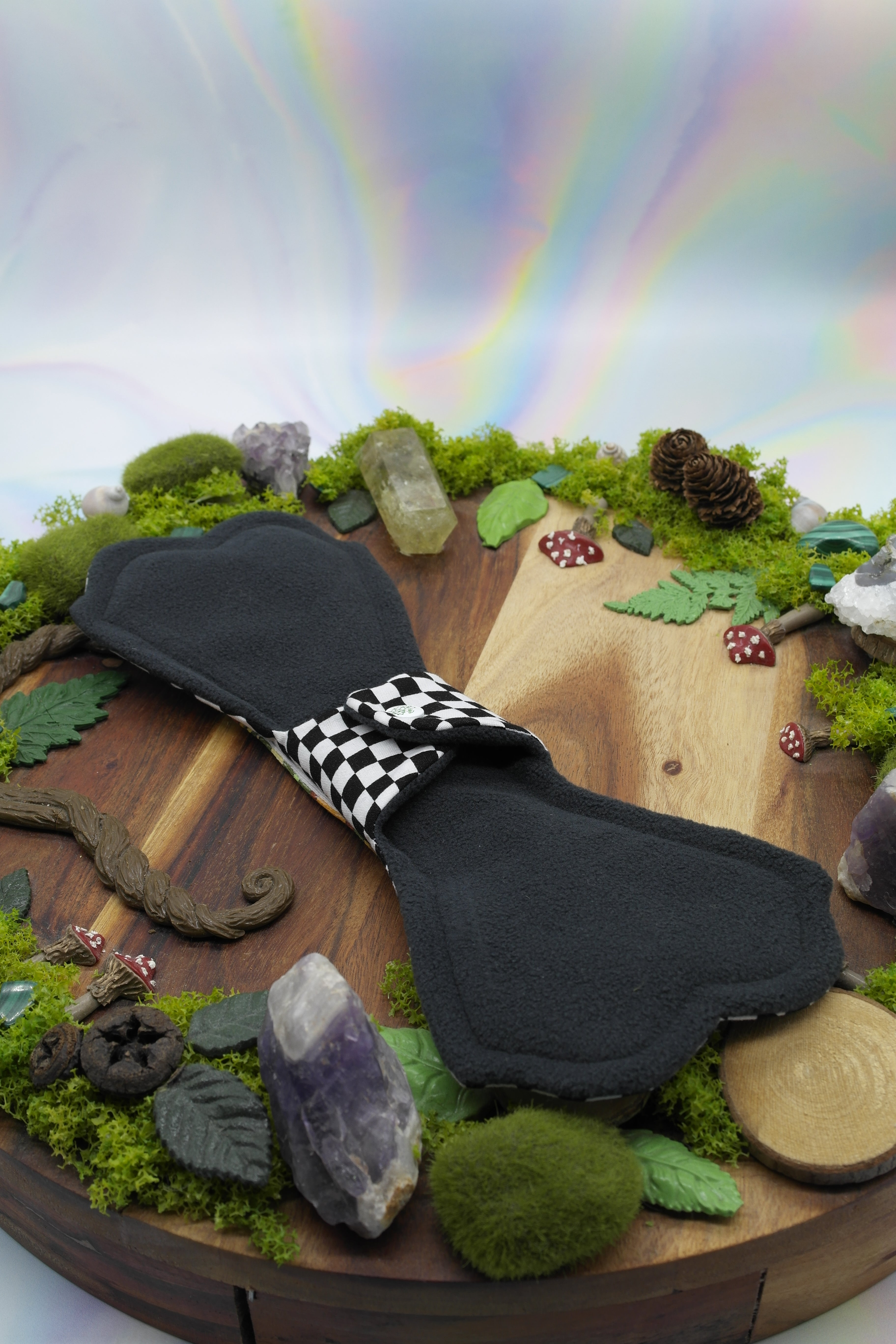 Eco-friendly reusable cloth pad 12" Moderate (Lips of an Angel) - Dig the Flow Vibes