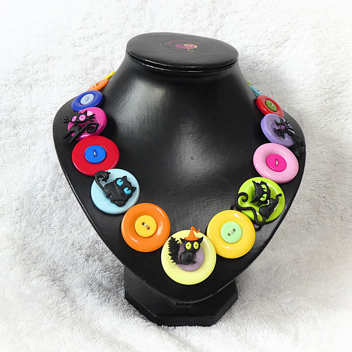 Button necklace - Creepy Cats