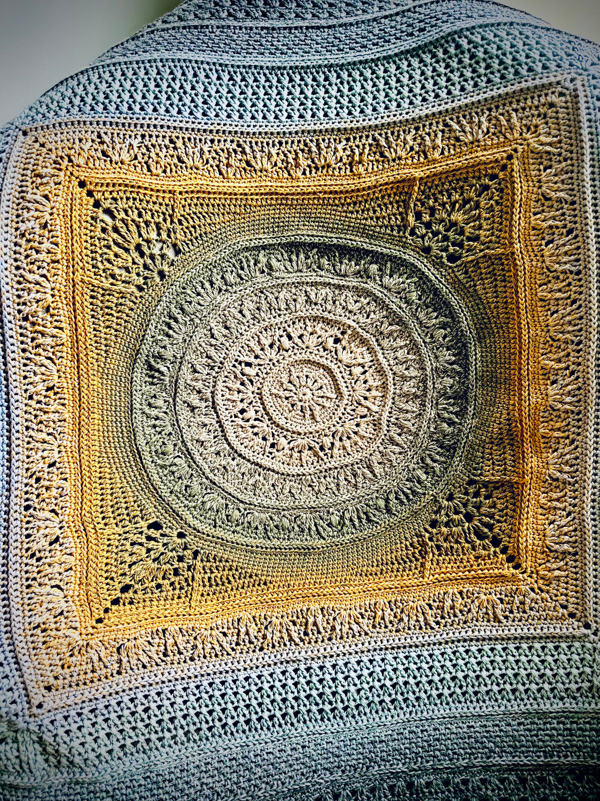 Large Heirloom Throw blanket, Crocheted blanket