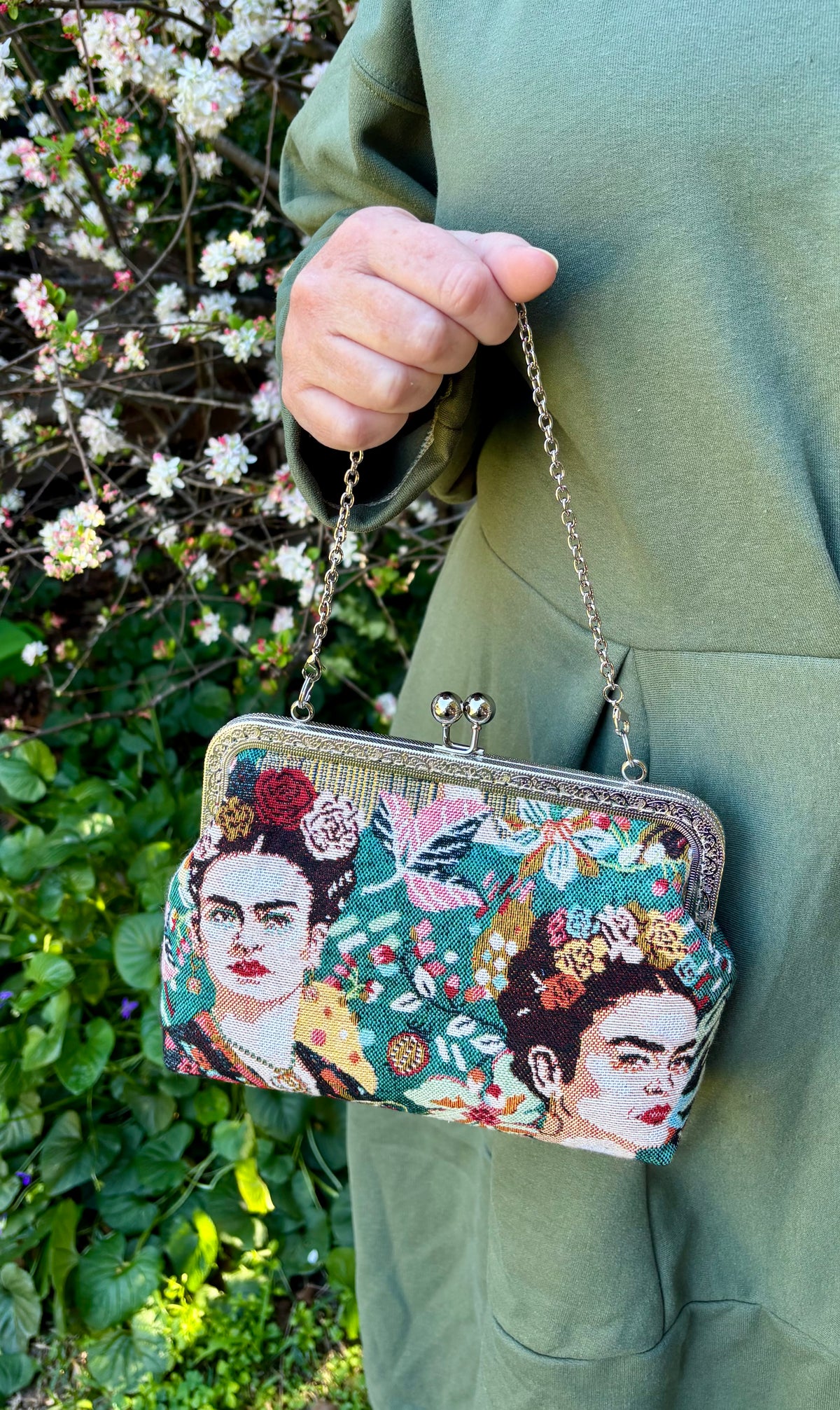 Kiss Lock Handbag - Frida Khalo