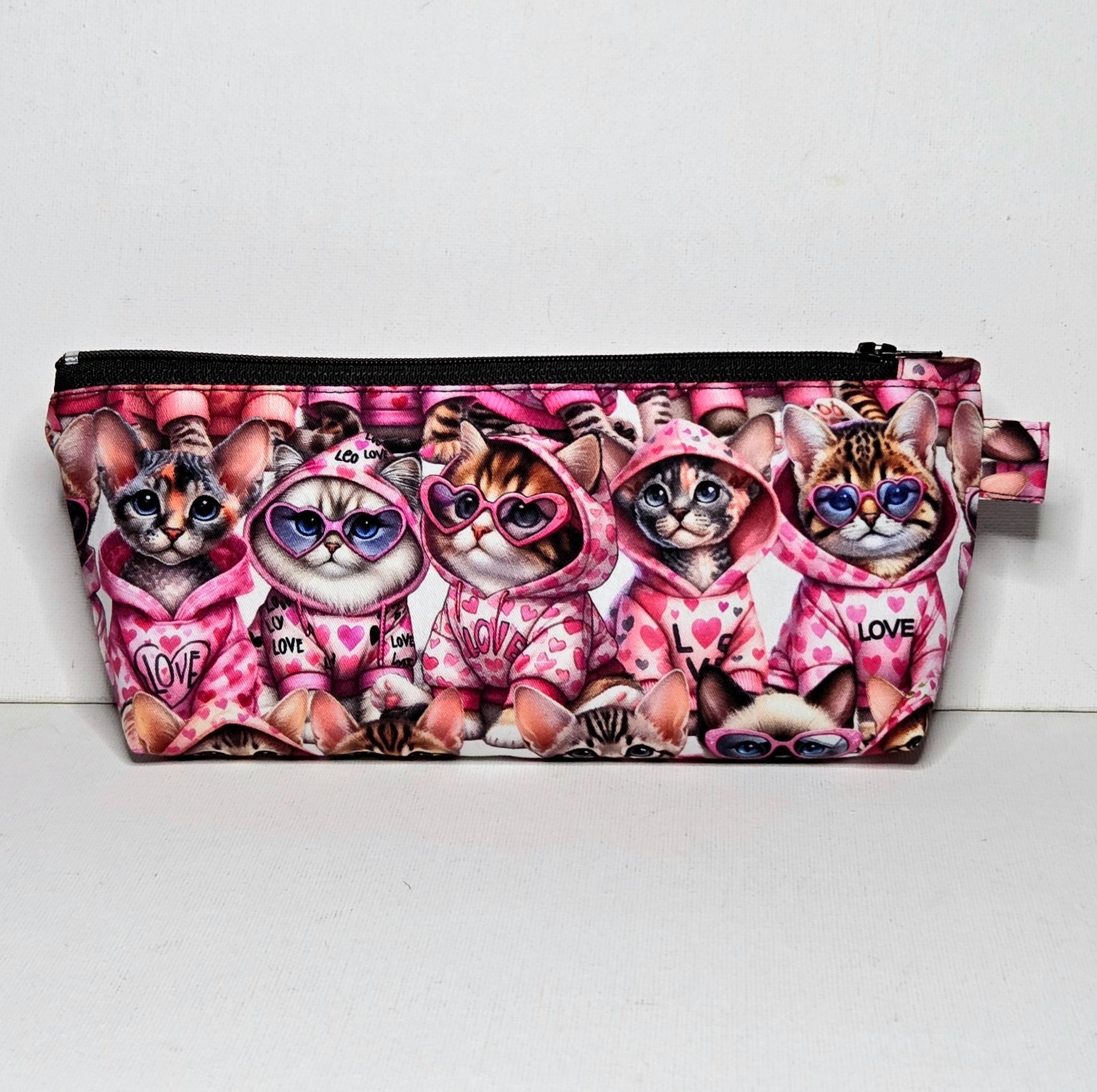 Pencil case in colourful cat fabric