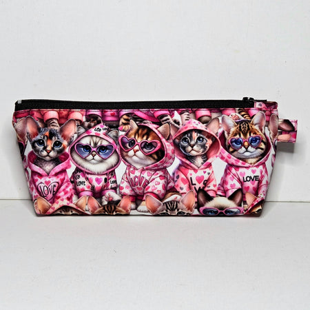 Pencil case in colourful cat fabric