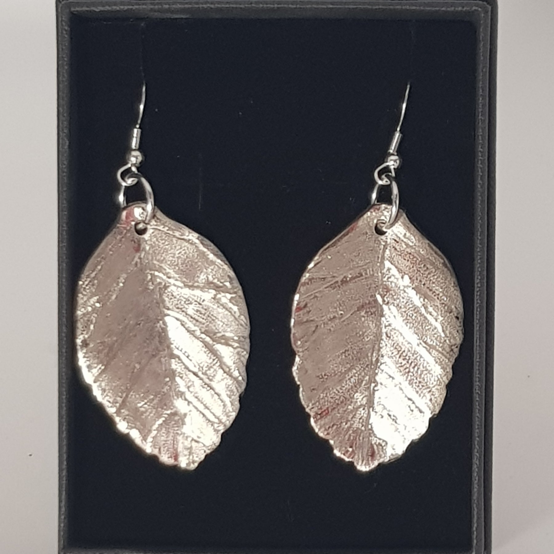 Small round leaf silver earrings #697AM/E
