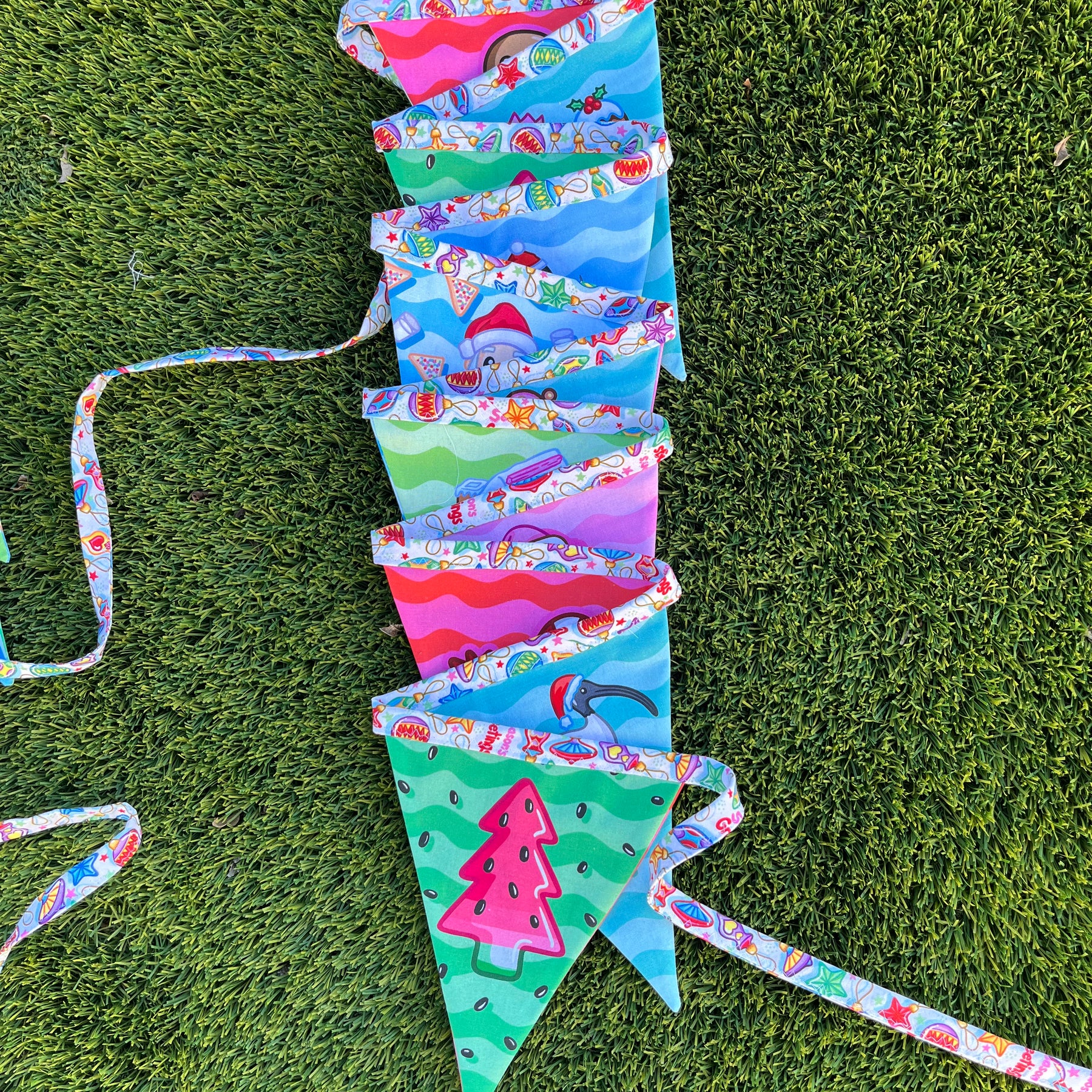 Christmas Bunting – 3m | Double-Sided | Featuring the Iconic QLD Bin Chicken