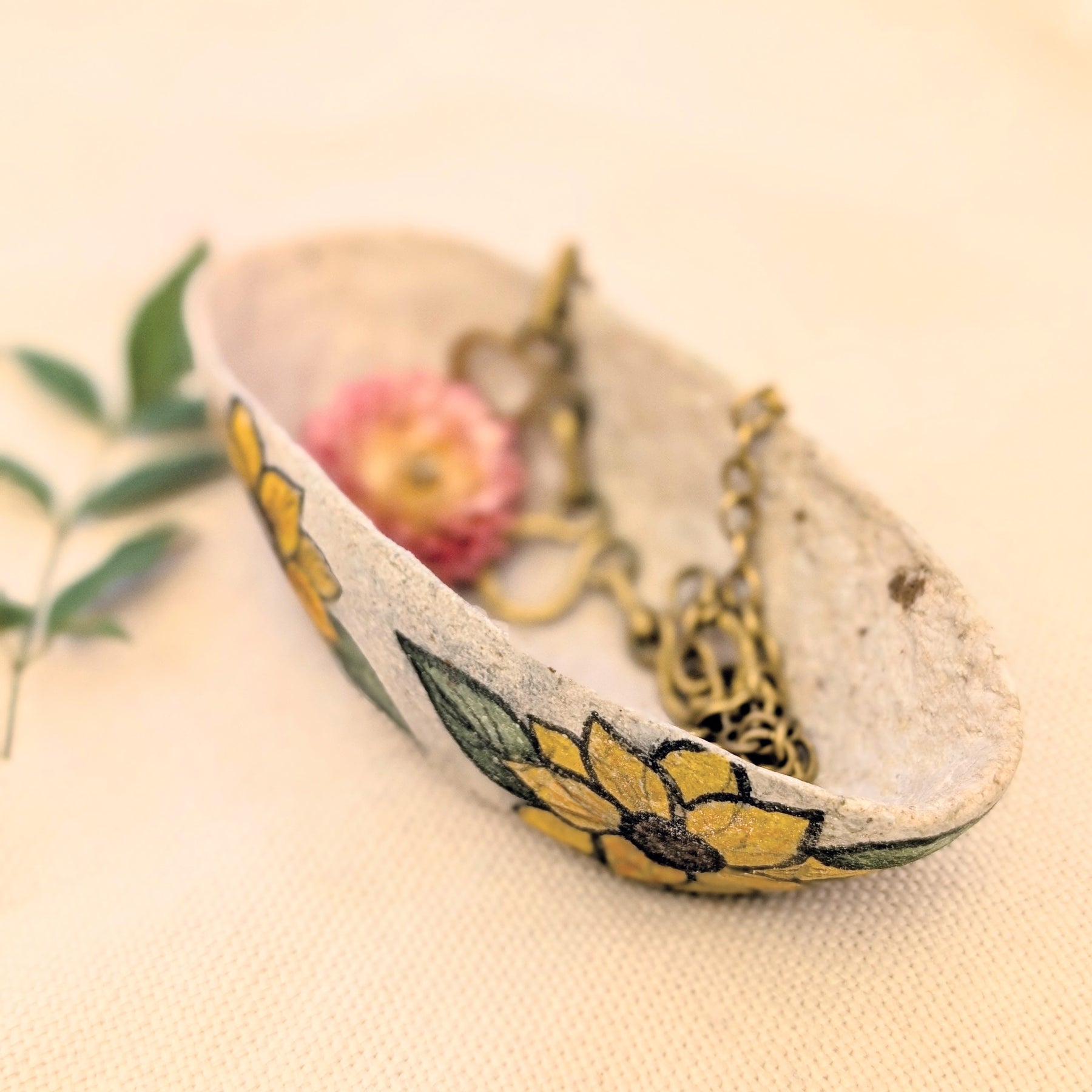 Handmade Sunflower Trinket Dish | Paper Clay Jewellery Bowl | Botanical Home Decor