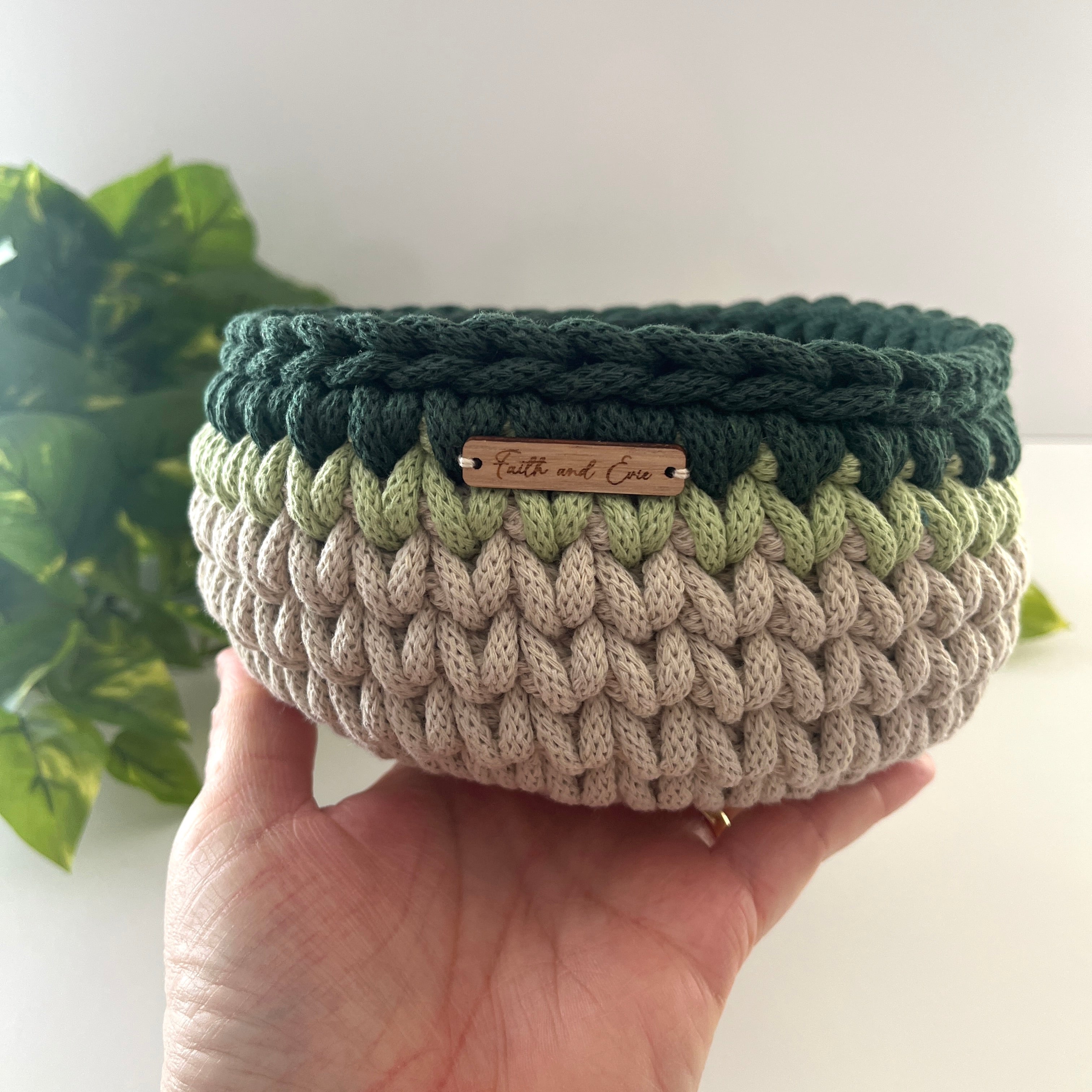 Curved crochet basket