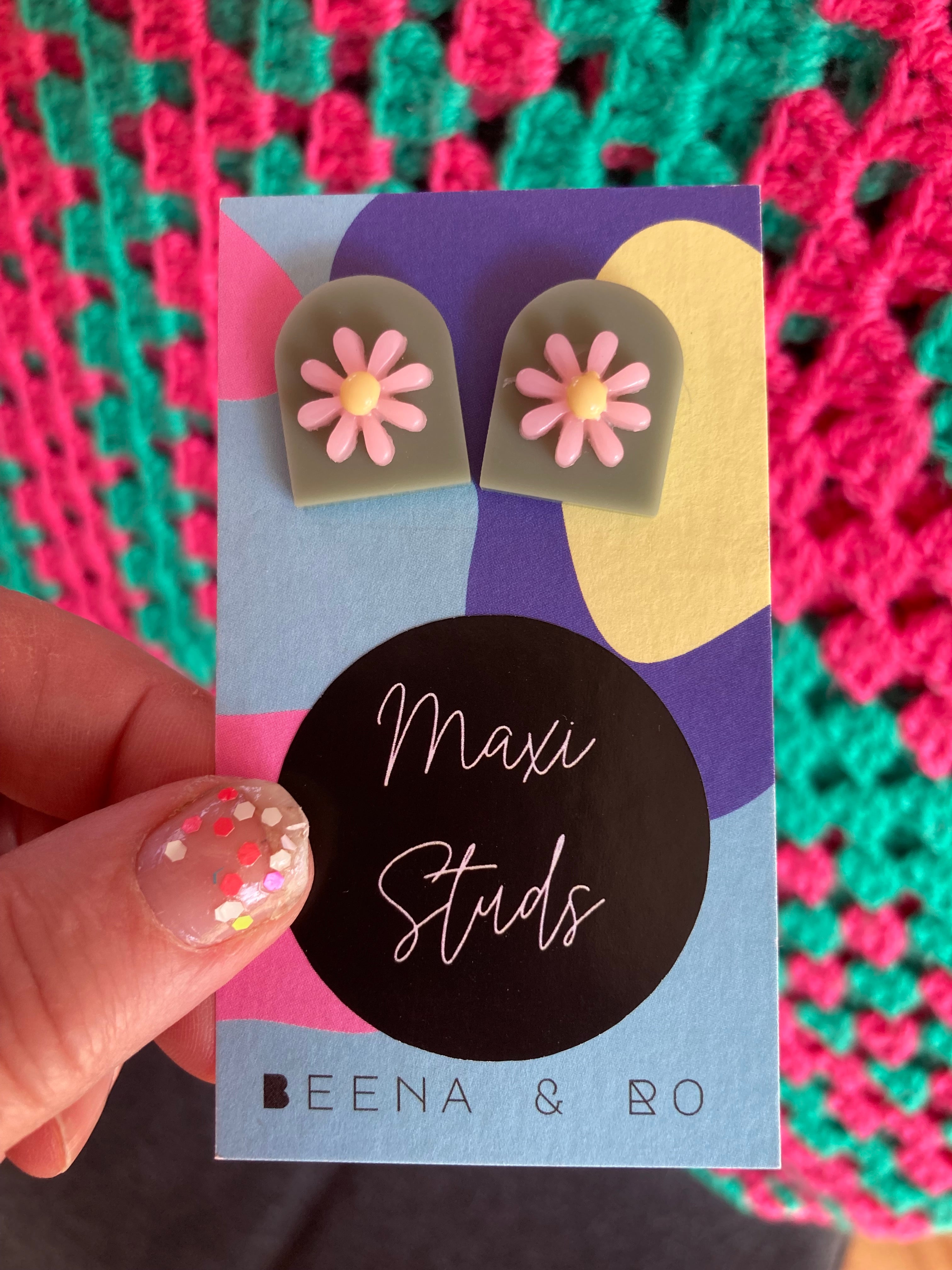 Sage arch / pink flower maxi studs
