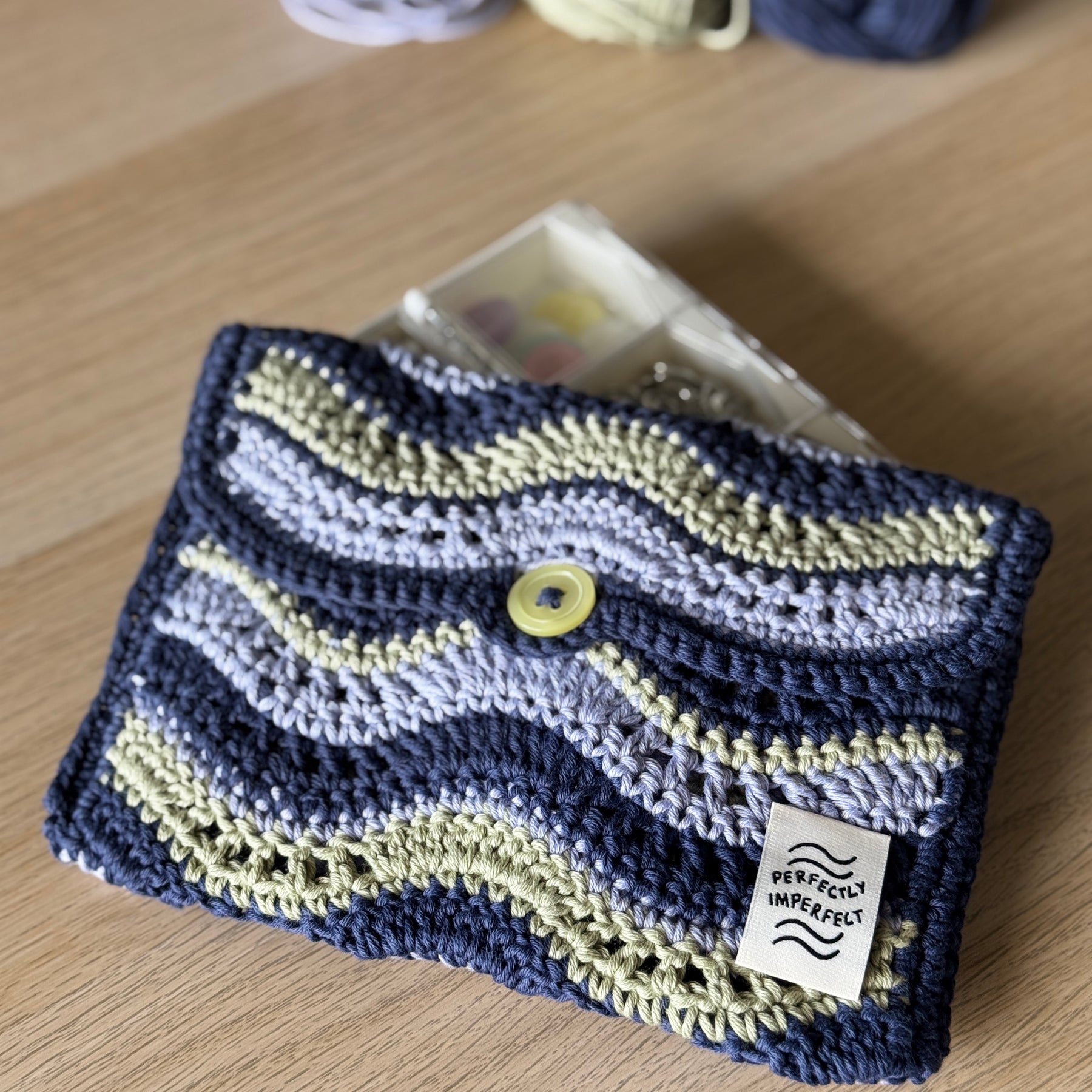 Kindle Sleeve | Handmade Crochet E-reader Accessary | Waves Ver. Cotton Yarn