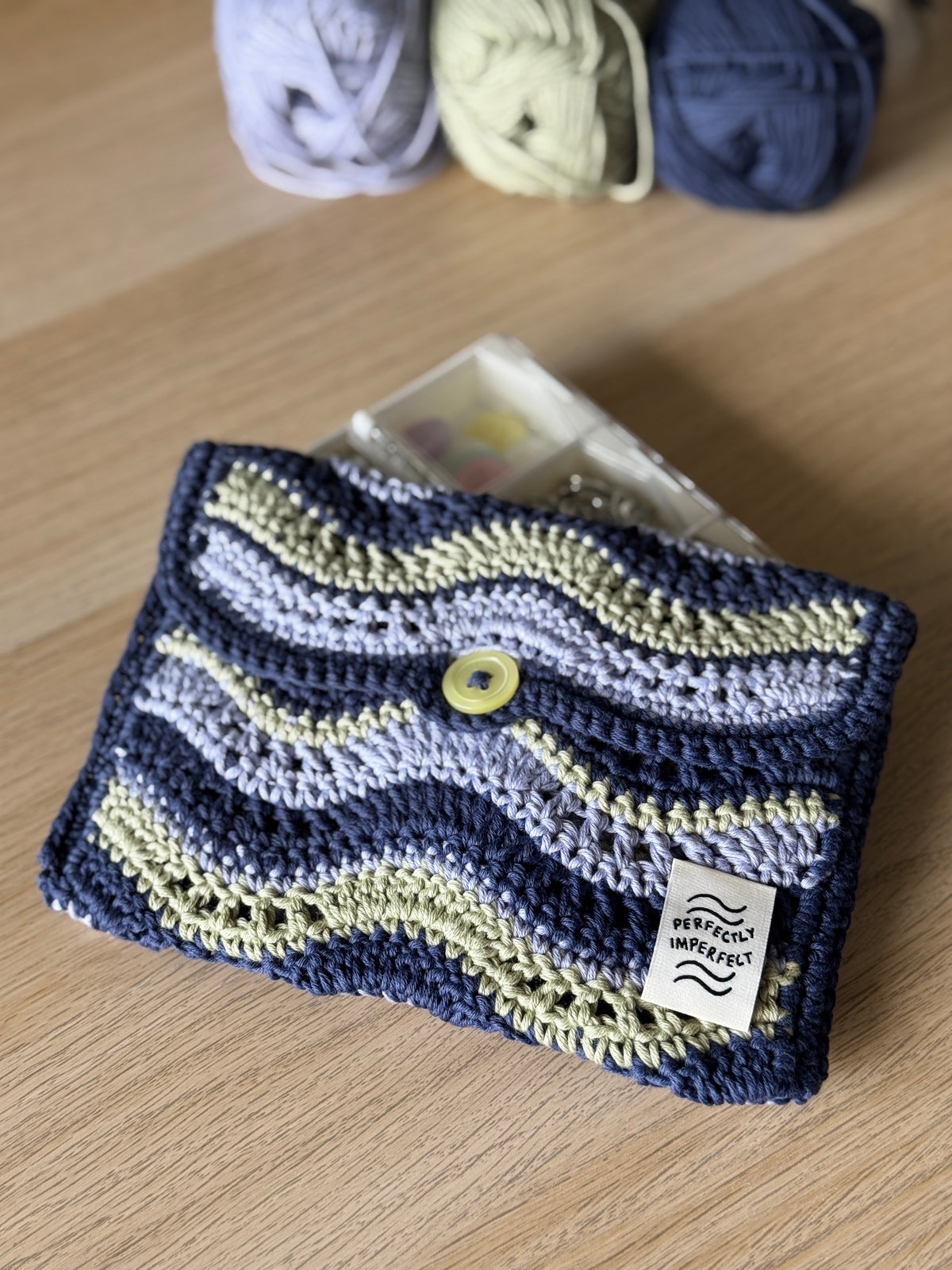 Kindle Sleeve | Handmade Crochet E-reader Accessary | Waves Ver. Cotton Yarn