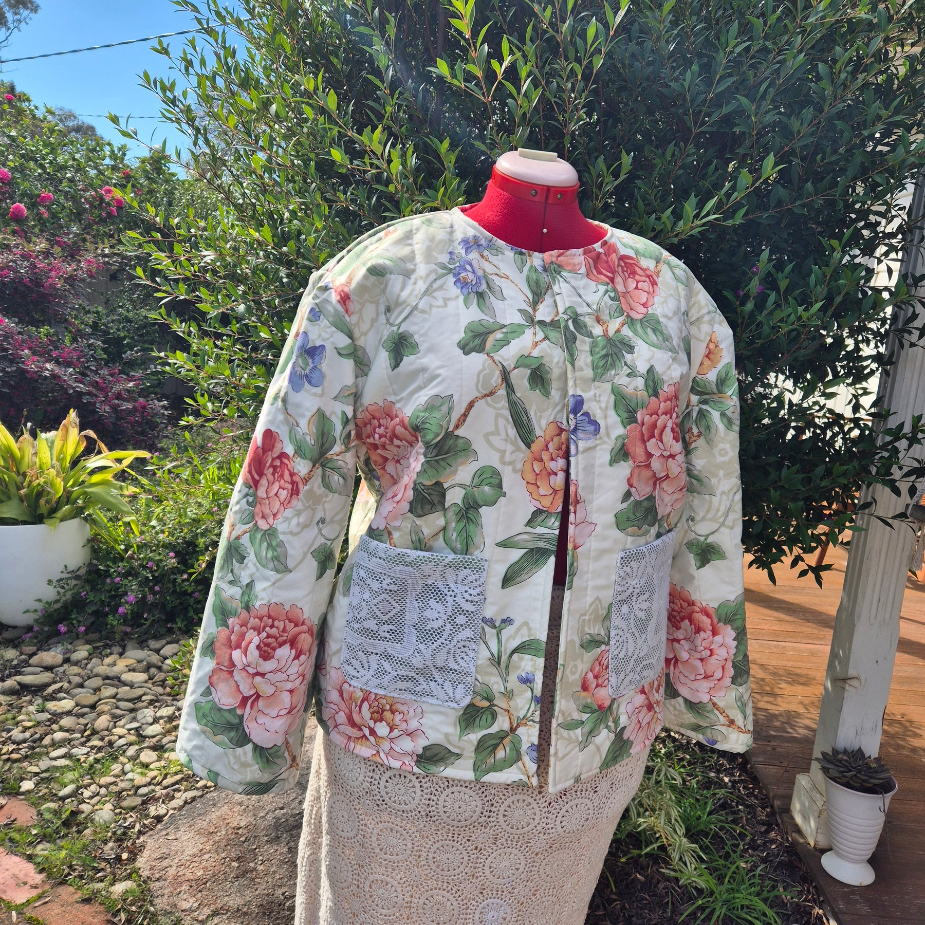 Floral quilted jacket size 10-12