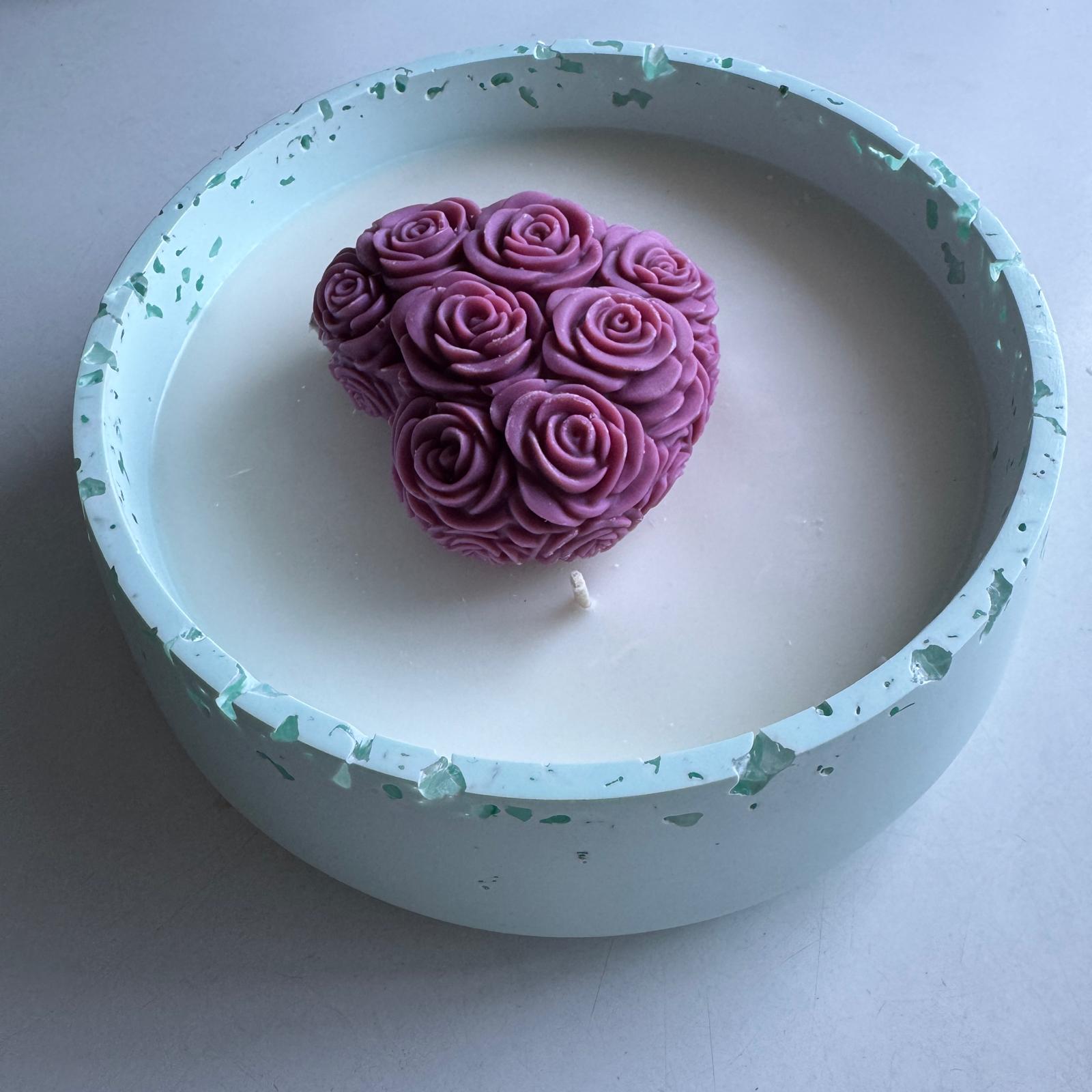 Large soy wax eco-concrete bowl candle with plum floral heart
