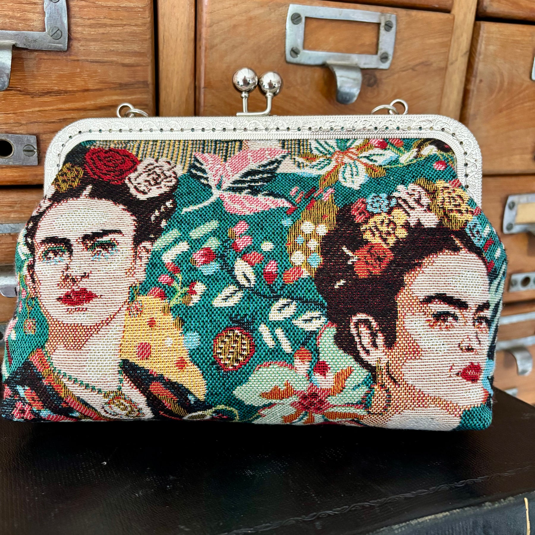 Kiss Lock Handbag - Frida Khalo