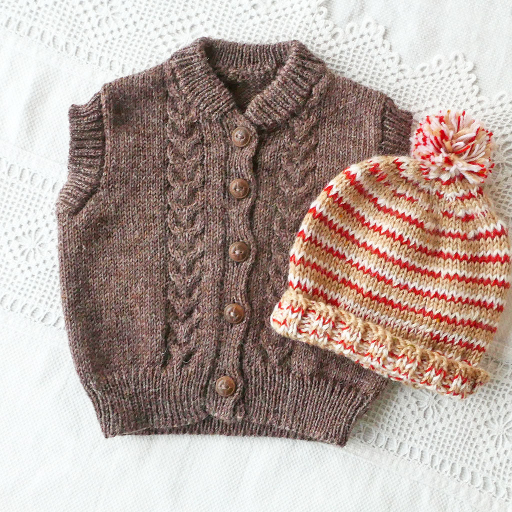 Cardigan/vest, size 00-0, handmade, wool, sleeveless, one only