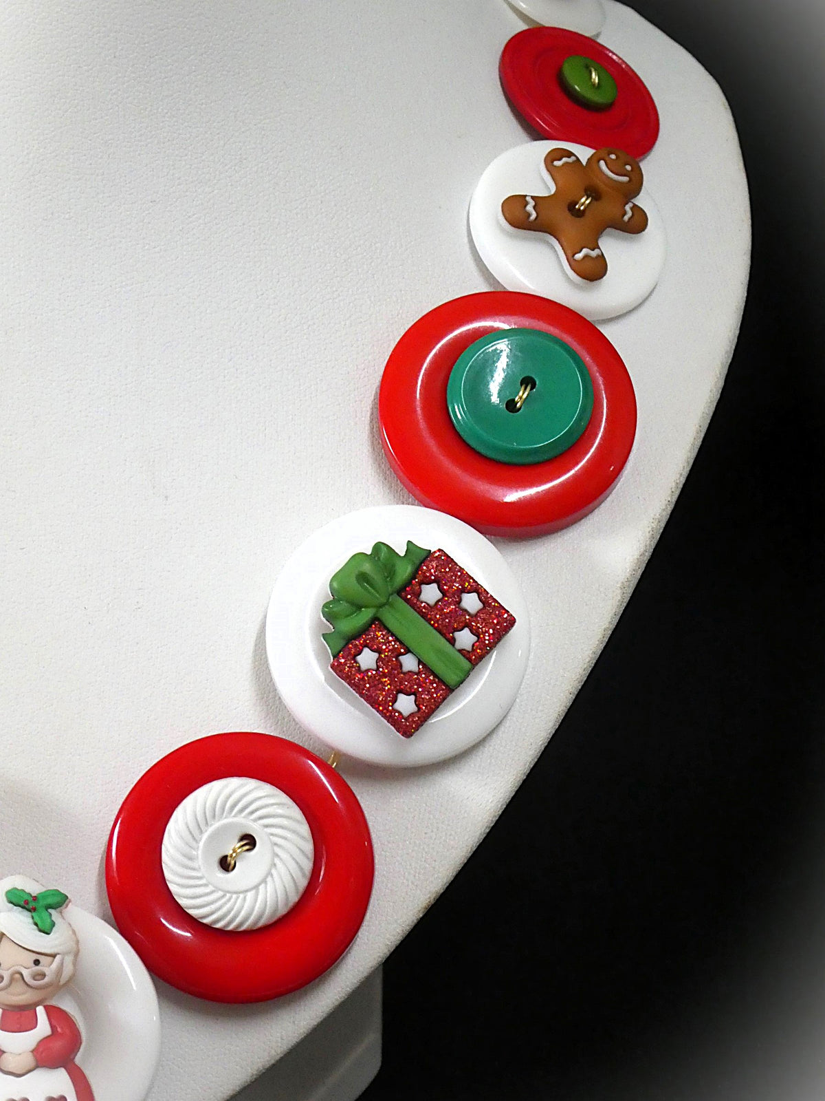 Mrs Christmas button necklace