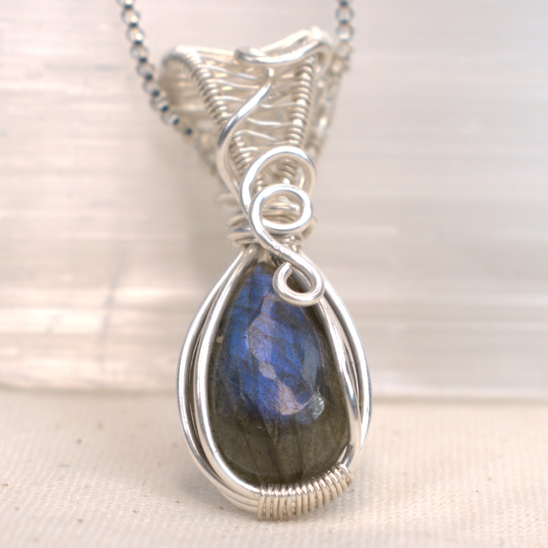 Blue Flash Labradorite Keepsake Pendant in Silver