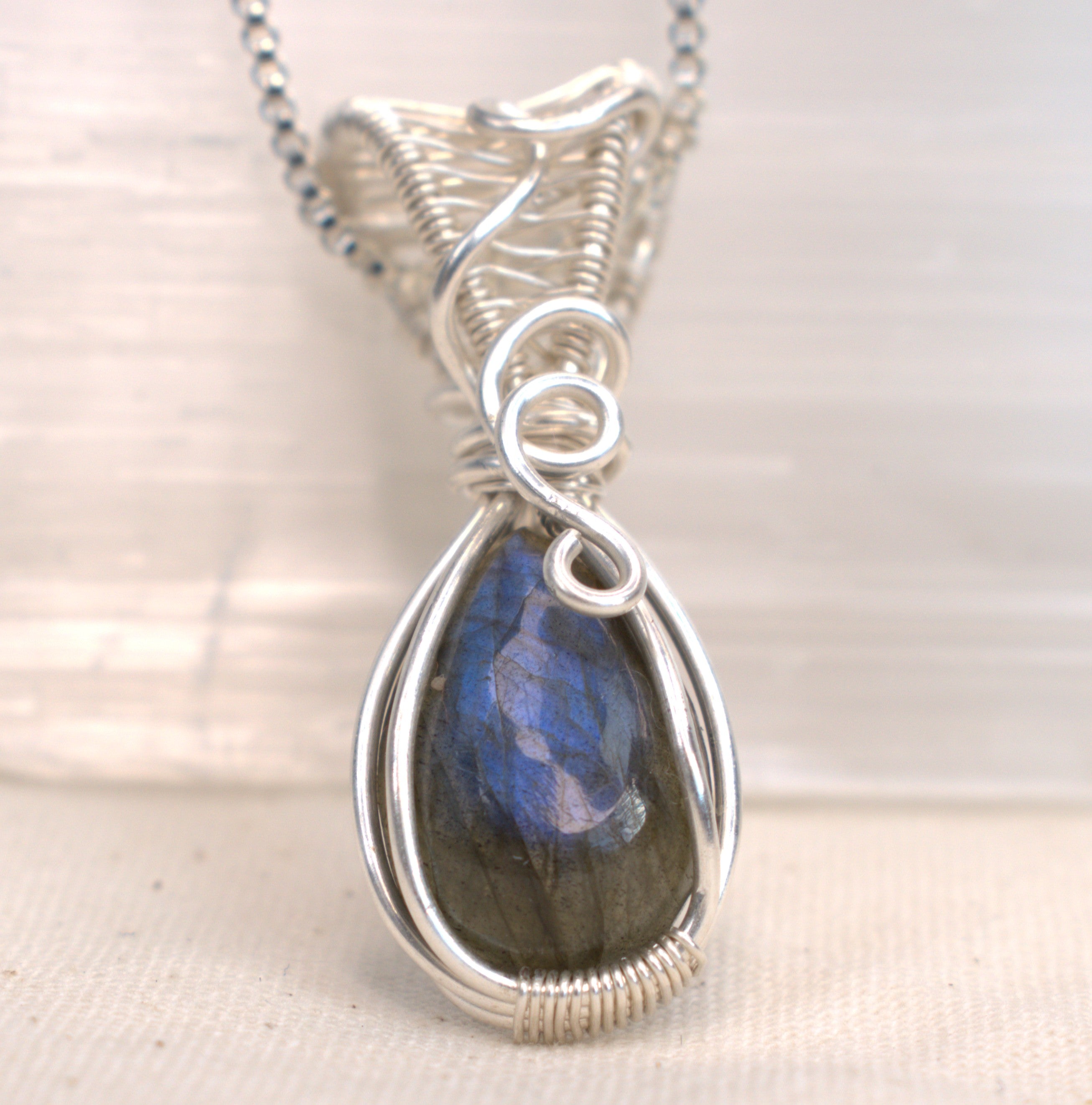 Blue Flash Labradorite Keepsake Pendant in Silver