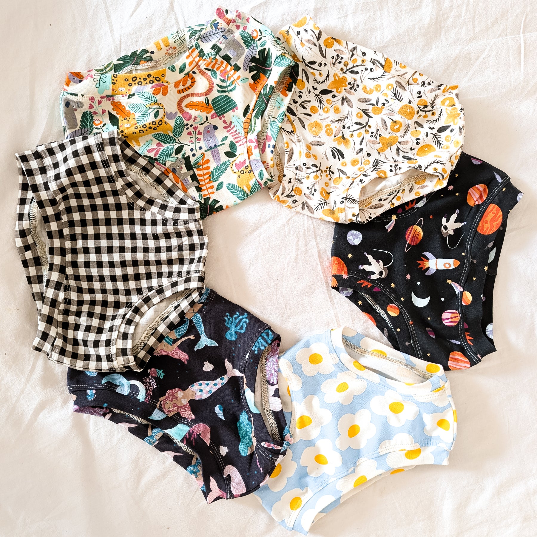 Yellow floral organic underpants for kids sizes 1 to 12