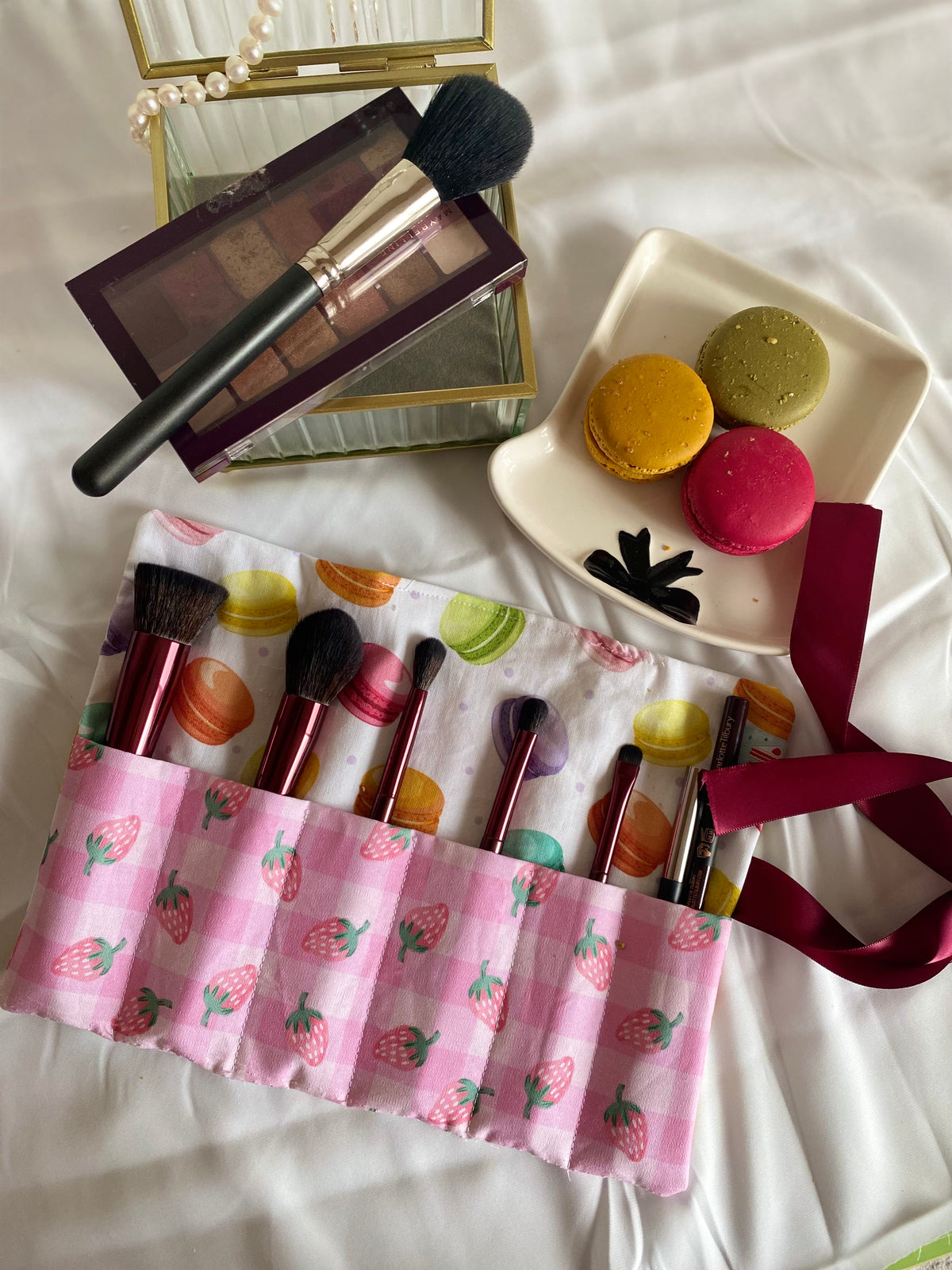 🍓 Foodie-Inspired Makeup Brush Roll & Reusable Makeup Pad Set