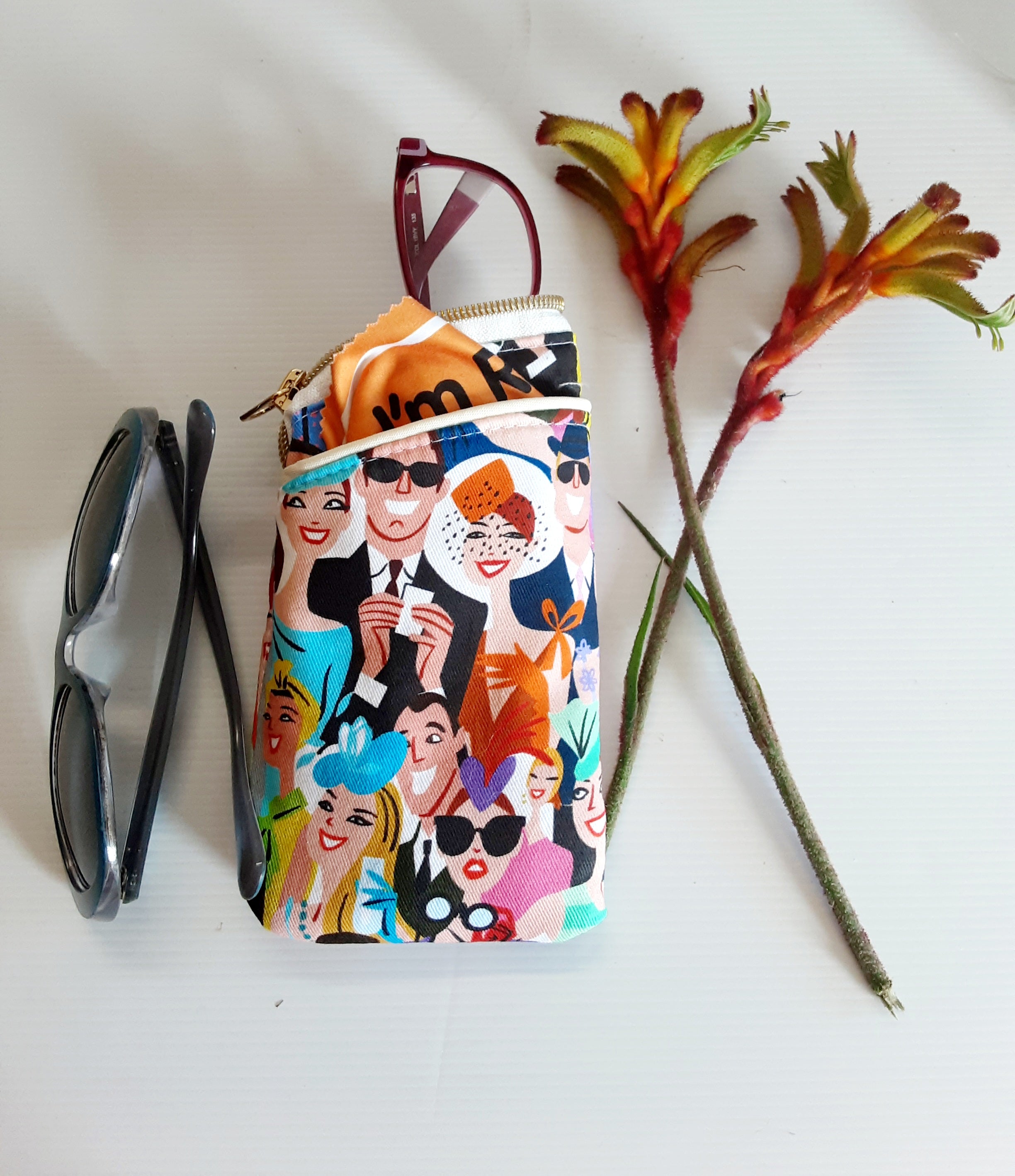 Double pocket eyeglass/sunglass case.