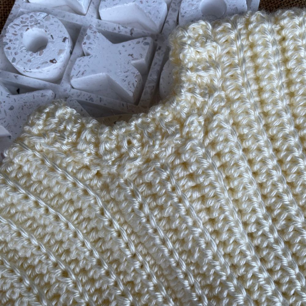 Handmade crochet baby jumper | super soft | offwhite-cream | newborn