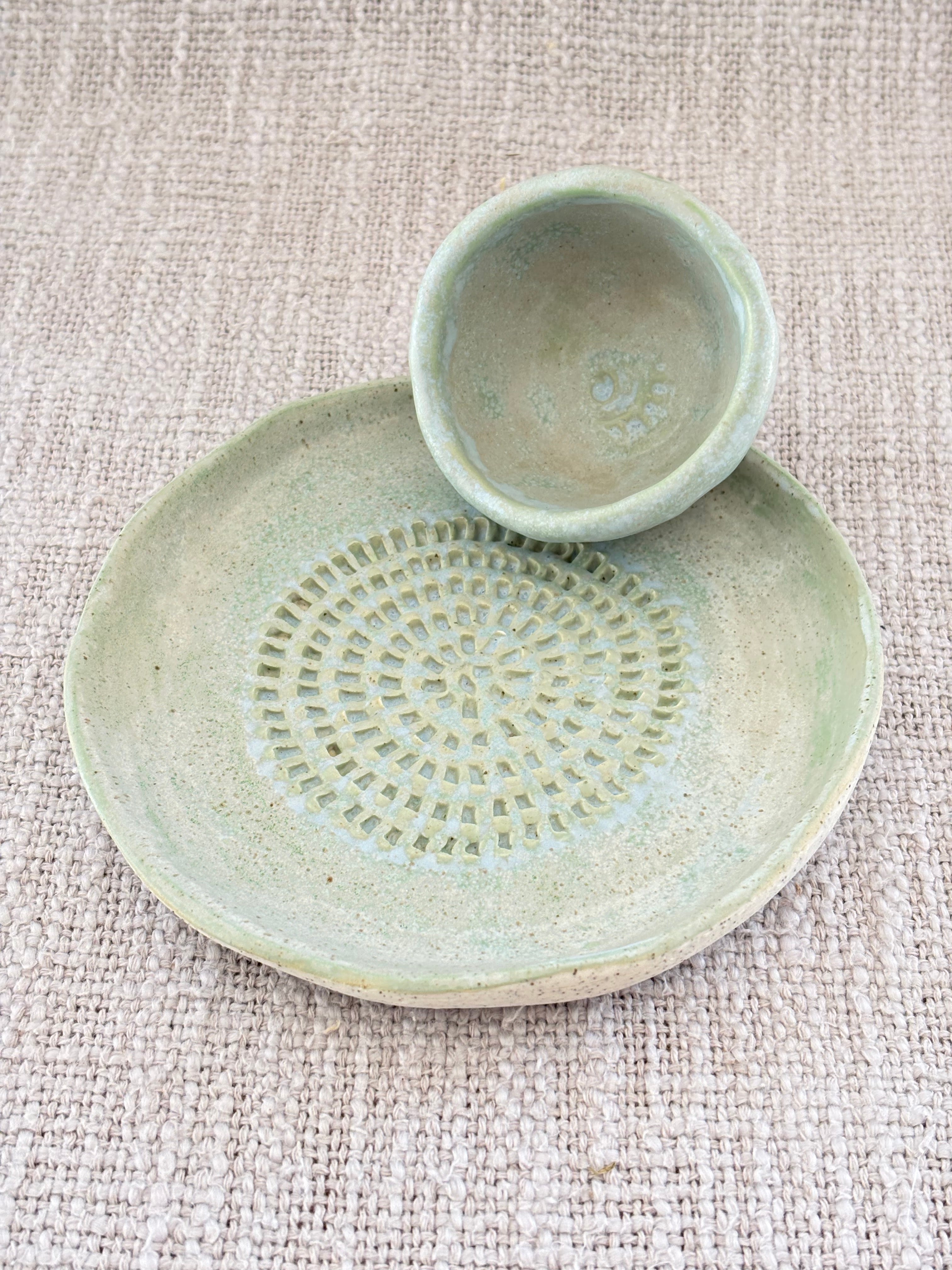 Garlic Shredder & Condiment Bowl ~ High Tide
