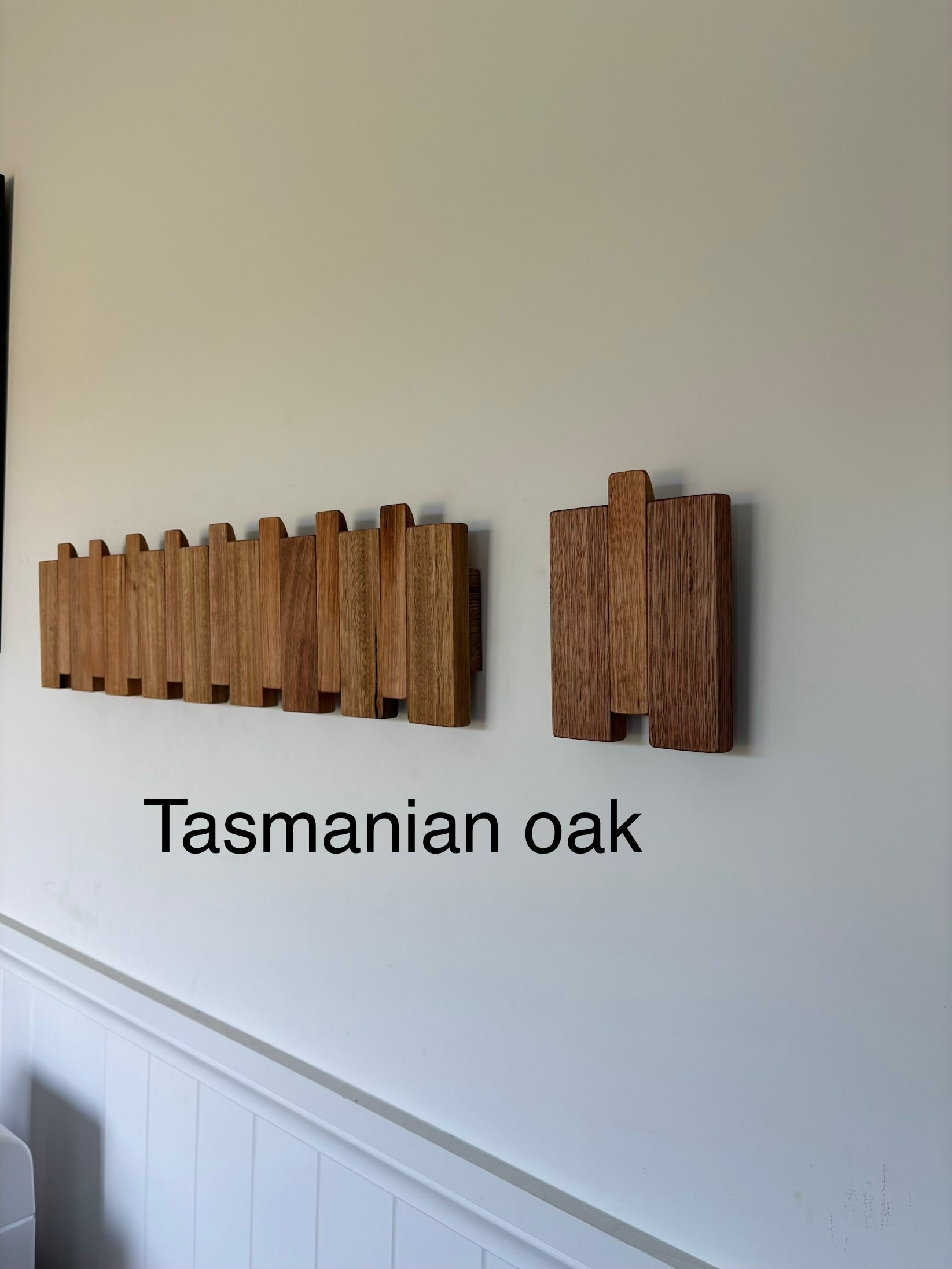 Single piano style coatrack