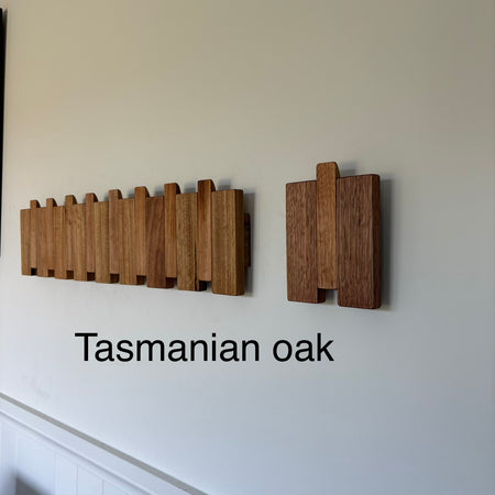 Single piano style coatrack
