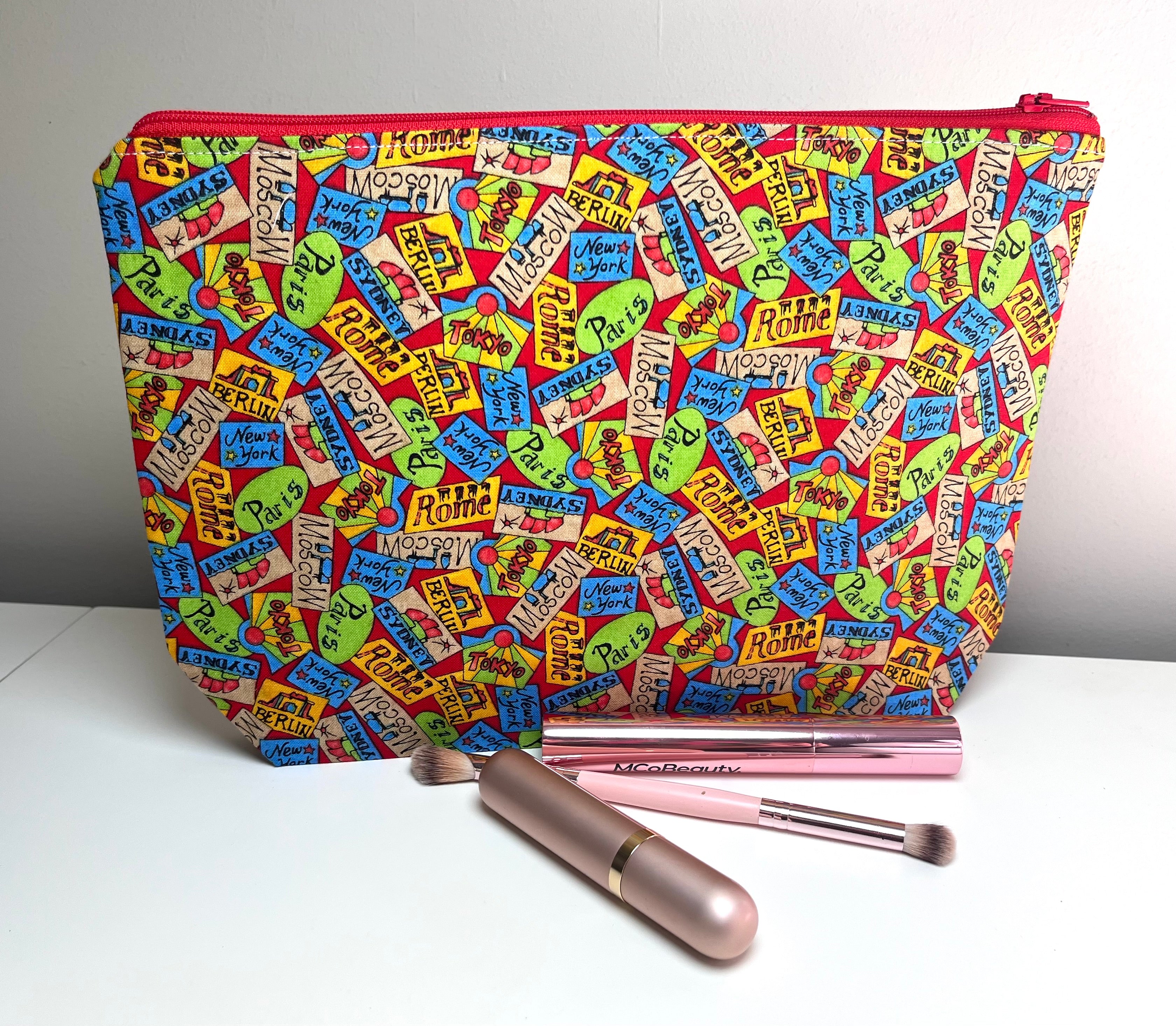 Travel toiletries bag