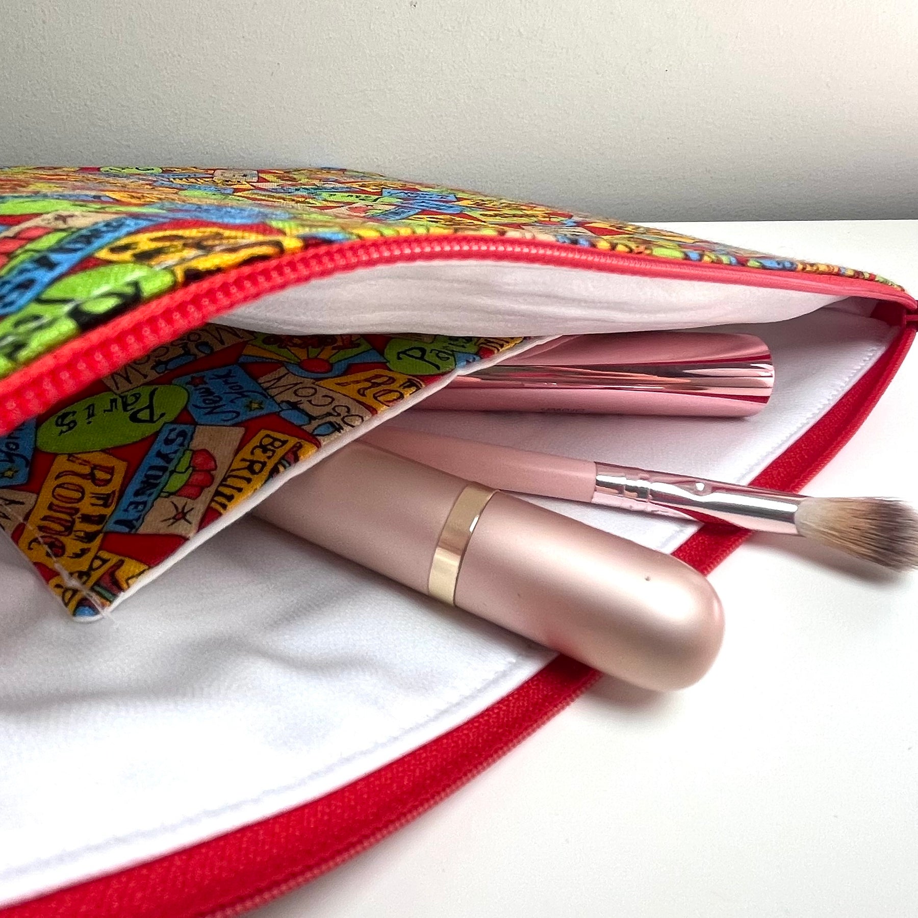 Travel toiletries bag