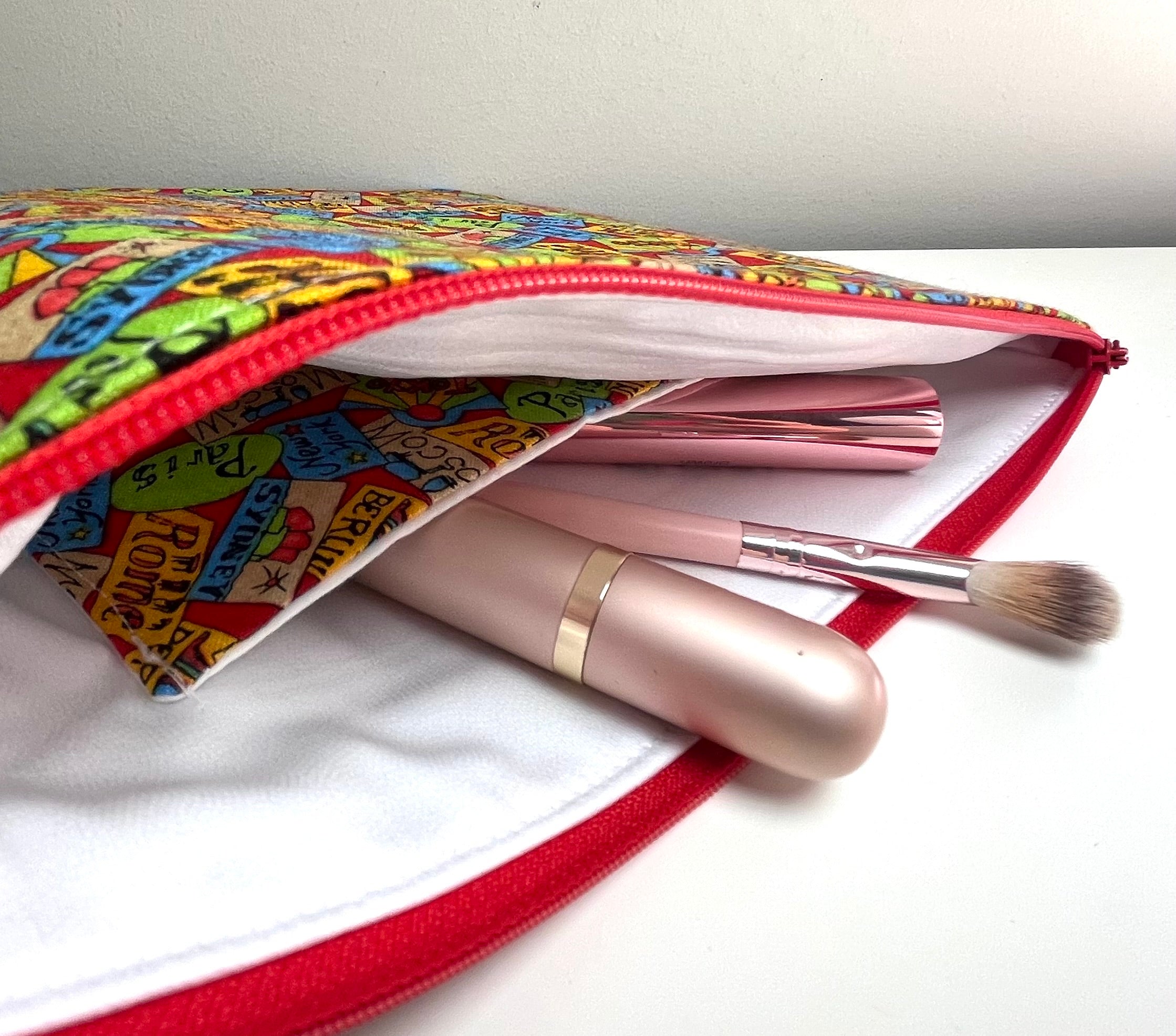 Travel toiletries bag