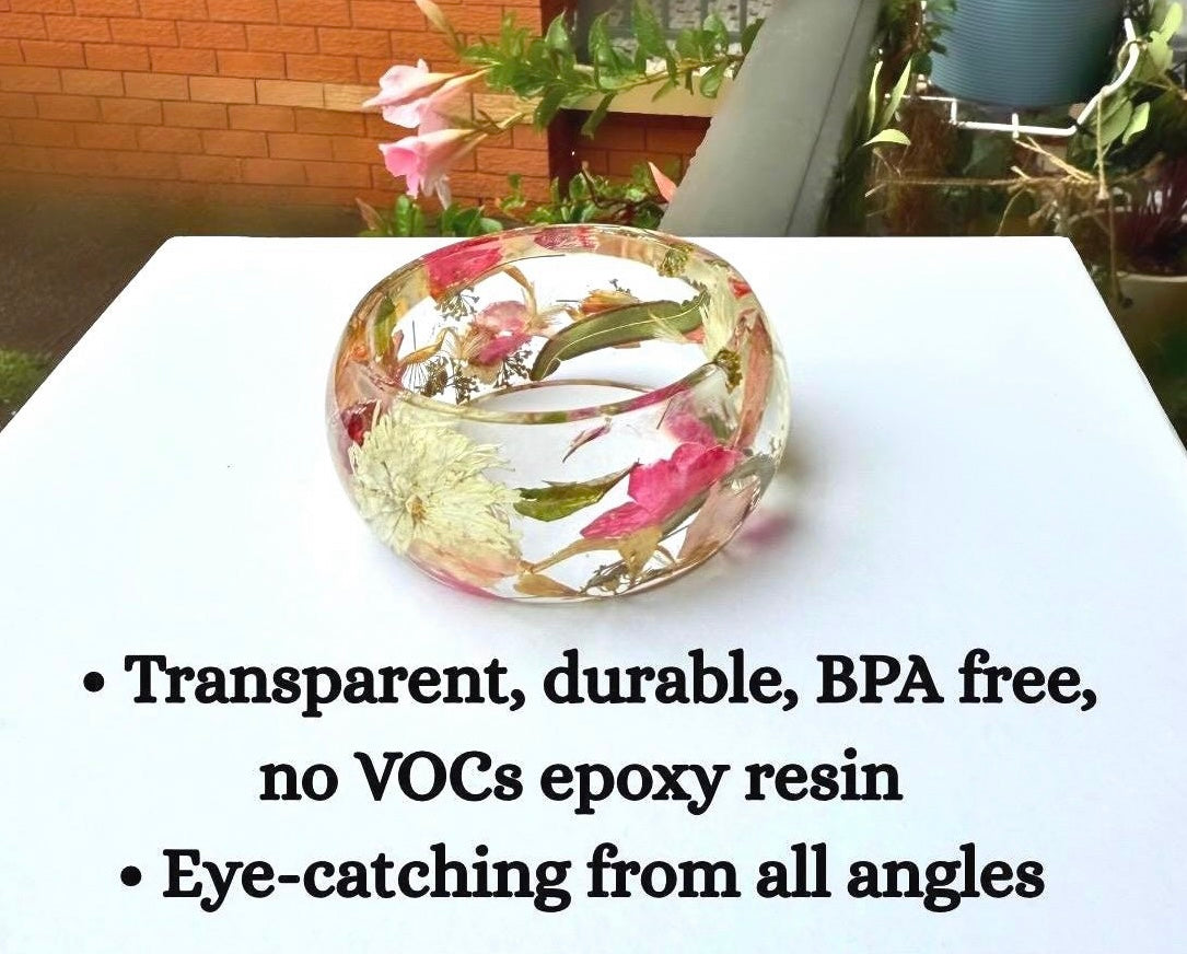Handmade Pressed Flower Resin Bangle – Unique Botanical Jewellery 🌸