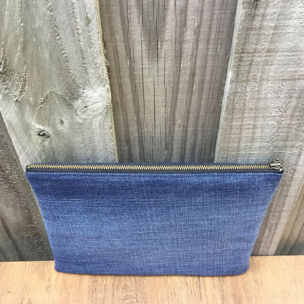 Upcycled_denim_pouch_18g