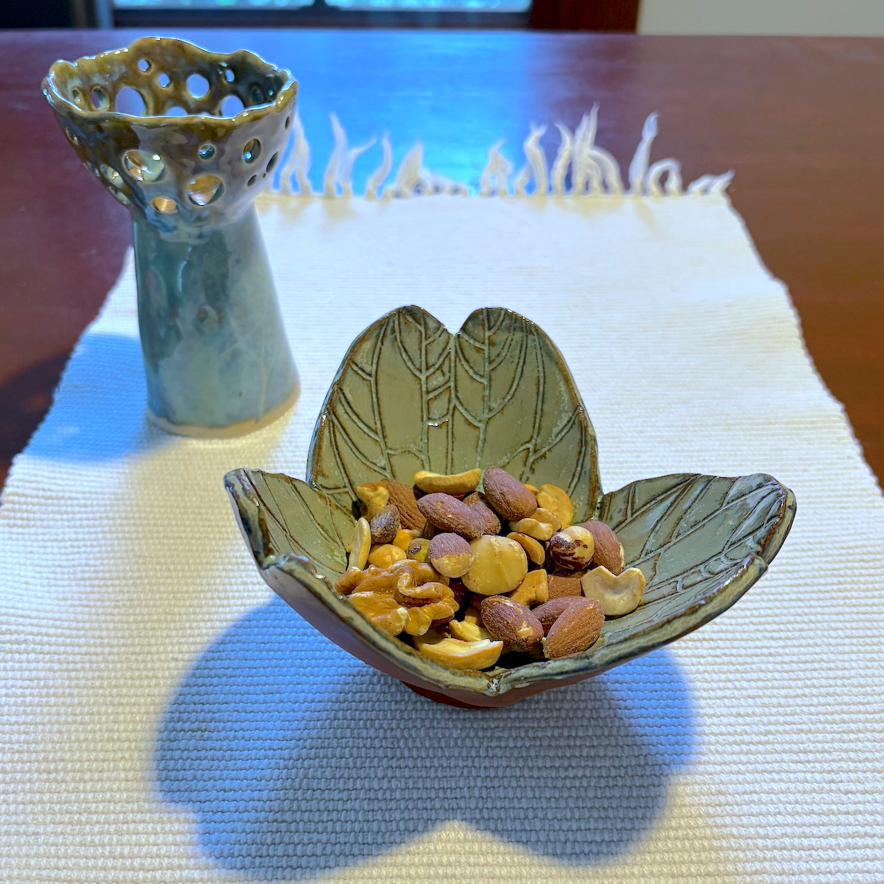 Ceramic bowl – leaf design