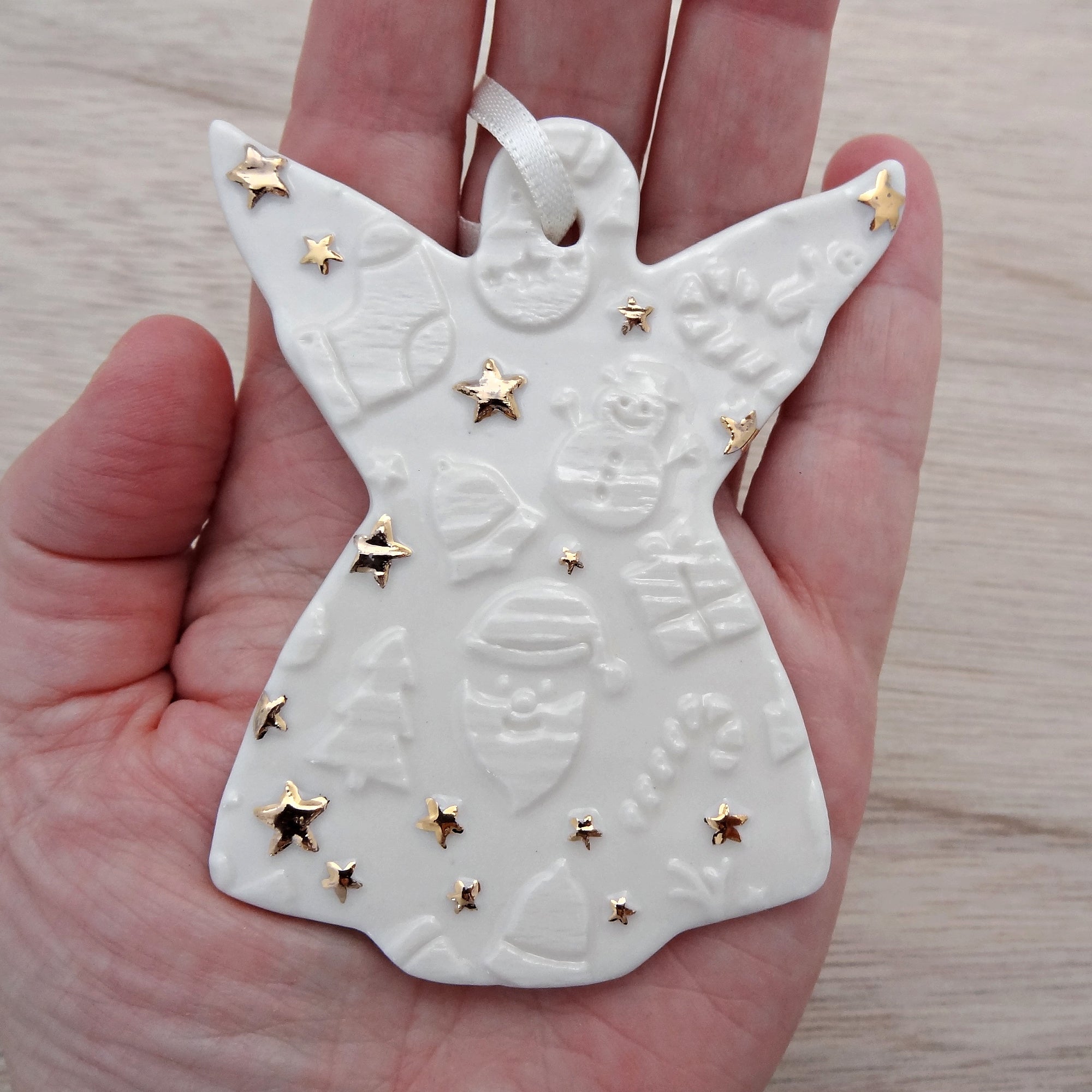 Set of 5 white ceramic Christmas decorations with gold detail. Christmas tree ornaments.