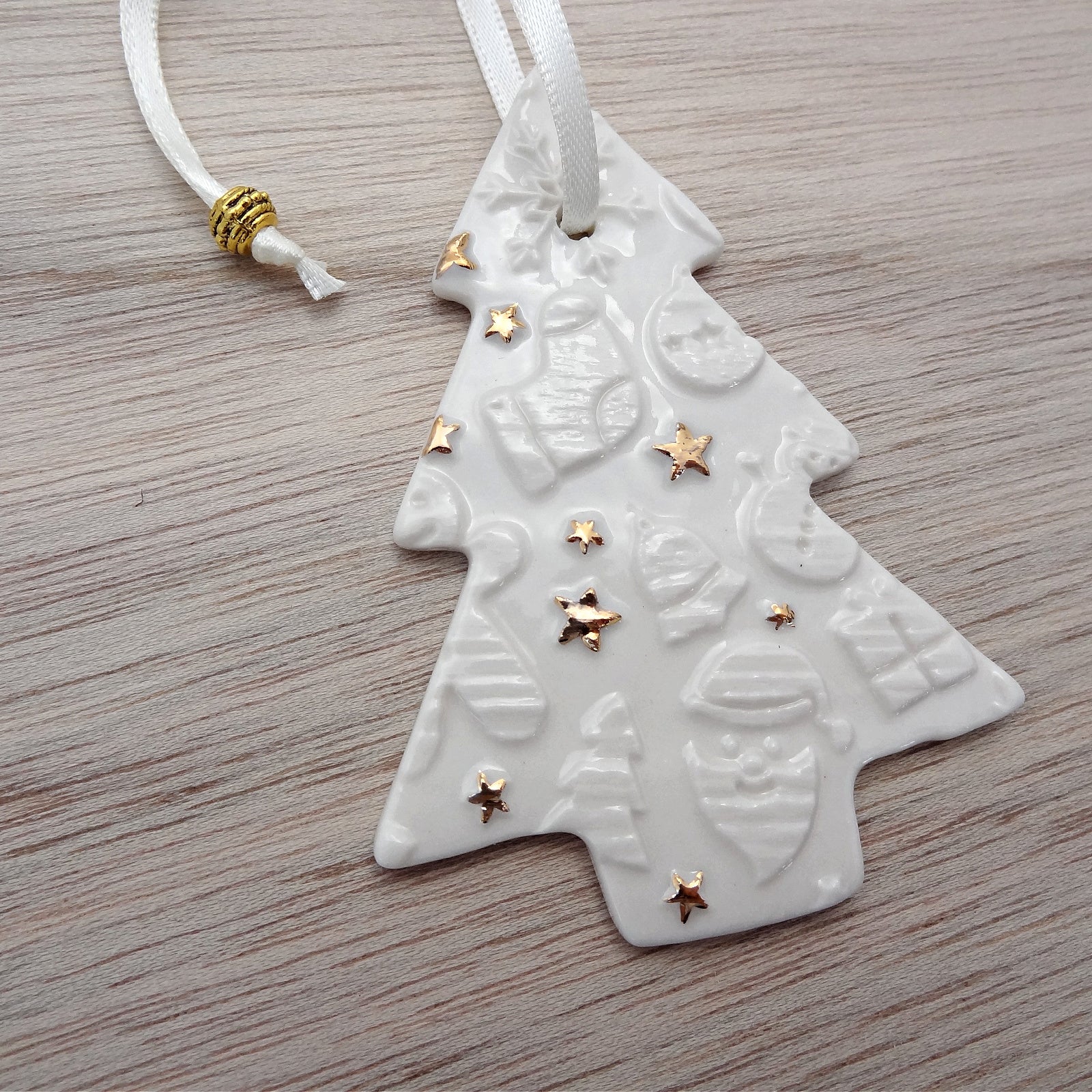 Set of 5 white ceramic Christmas decorations with gold detail. Christmas tree ornaments.