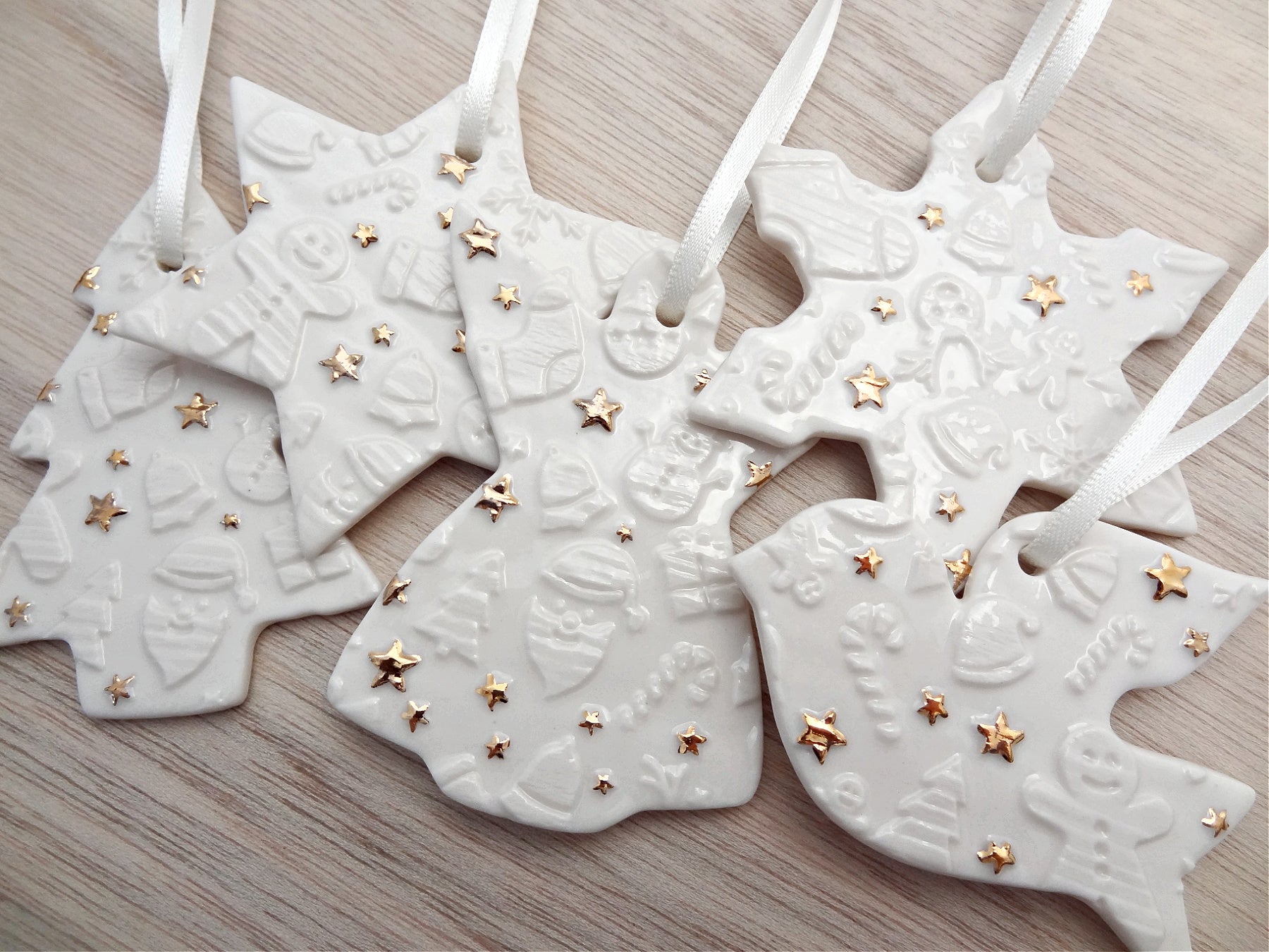 Set of 5 white ceramic Christmas decorations with gold detail. Christmas tree ornaments.