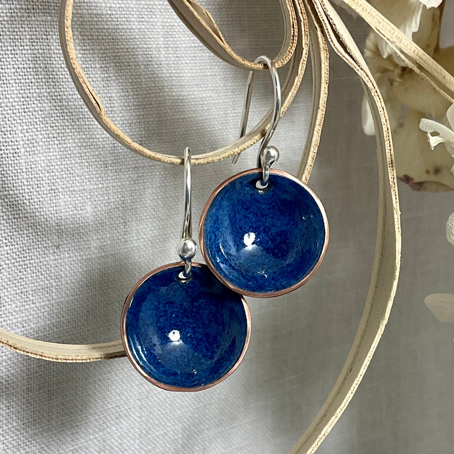 Everyday earrings | Blue tones.