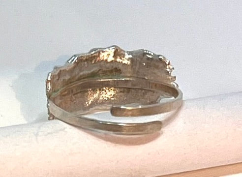 Textured adjustable ring