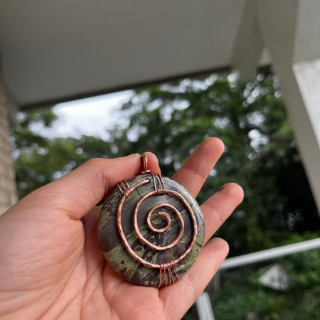 Kambaba jasper and copper spiral pendant