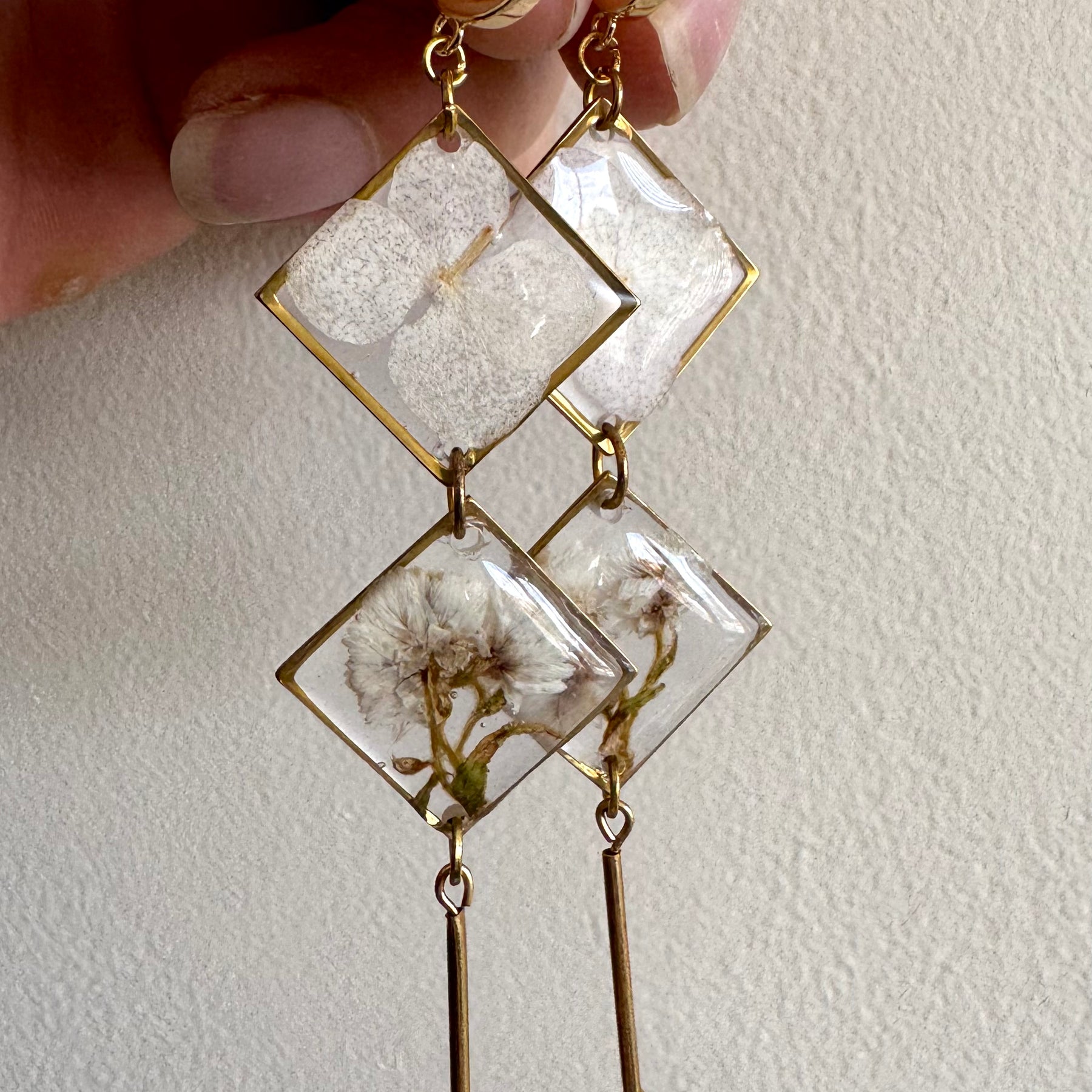 Floral double rhombus resin earrings