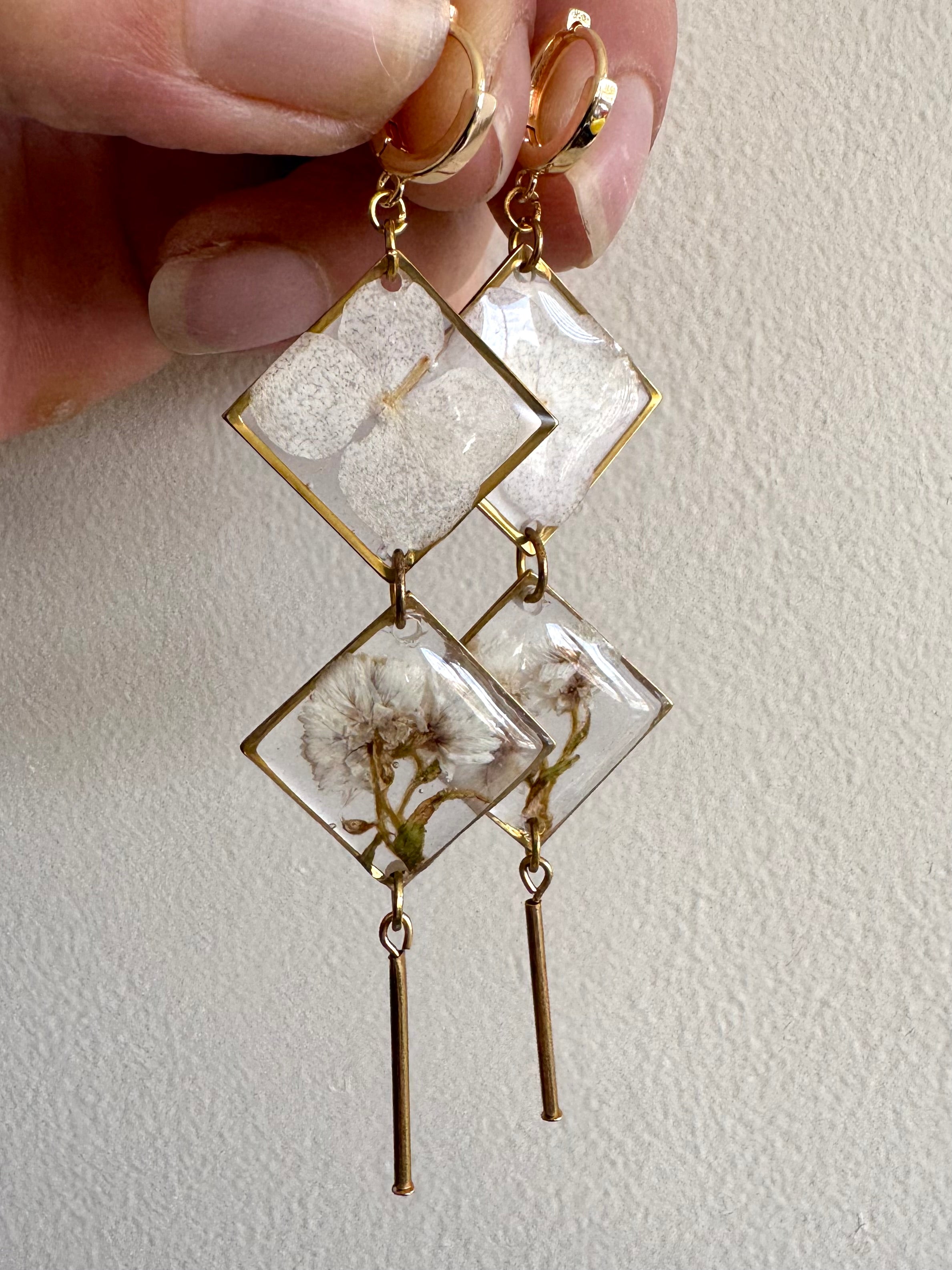 Floral double rhombus resin earrings