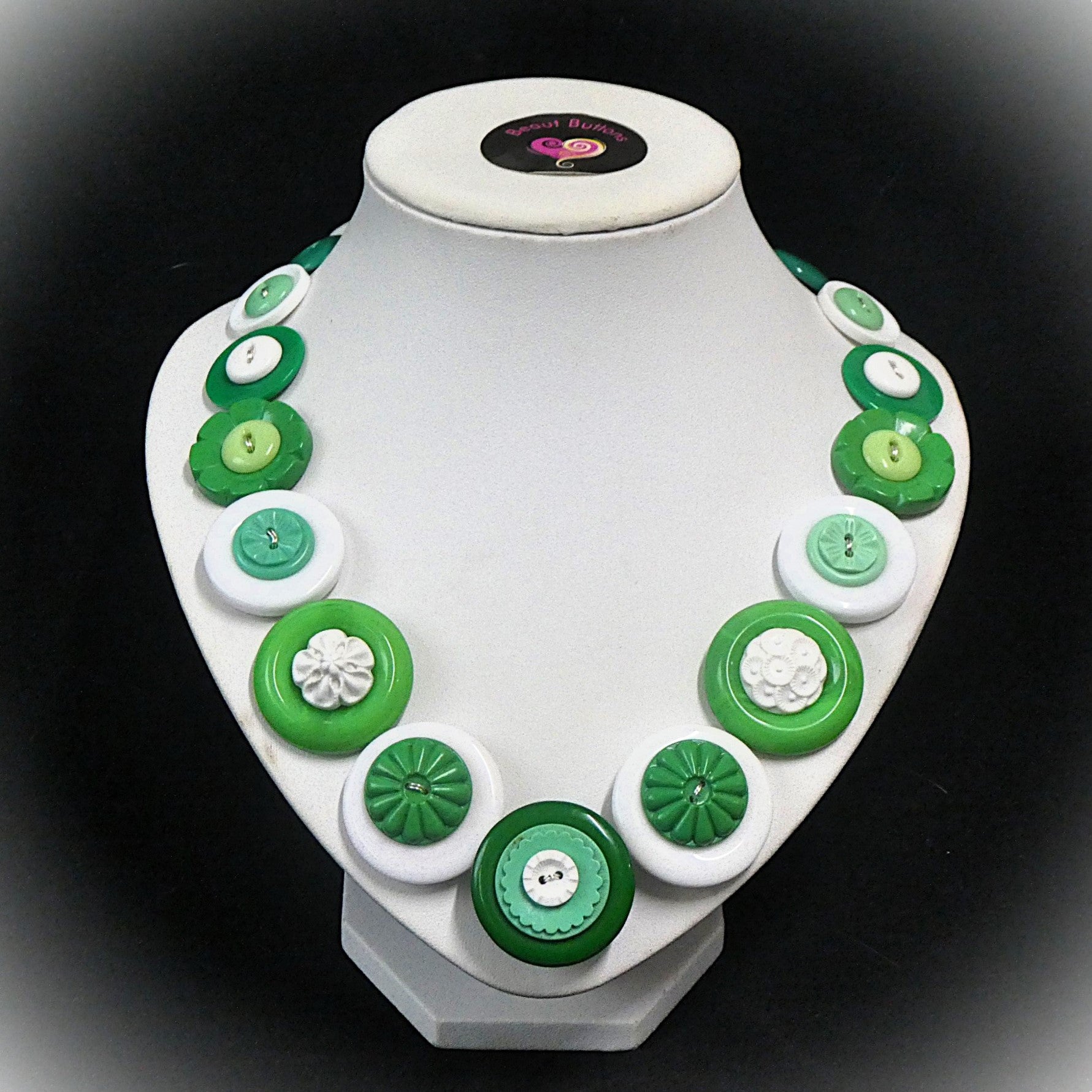 Button necklace - Green flowers