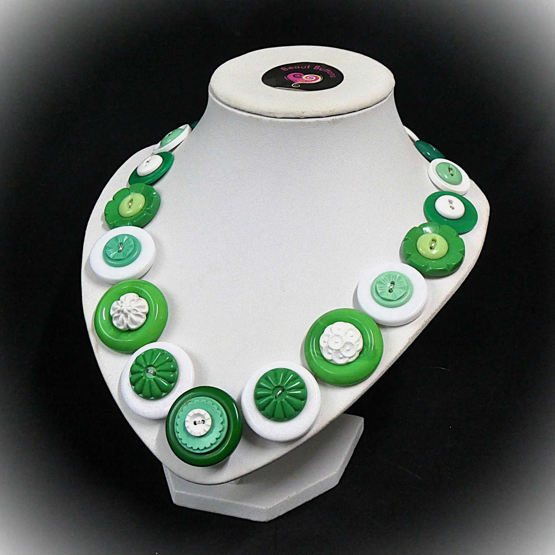 Button necklace - Green flowers