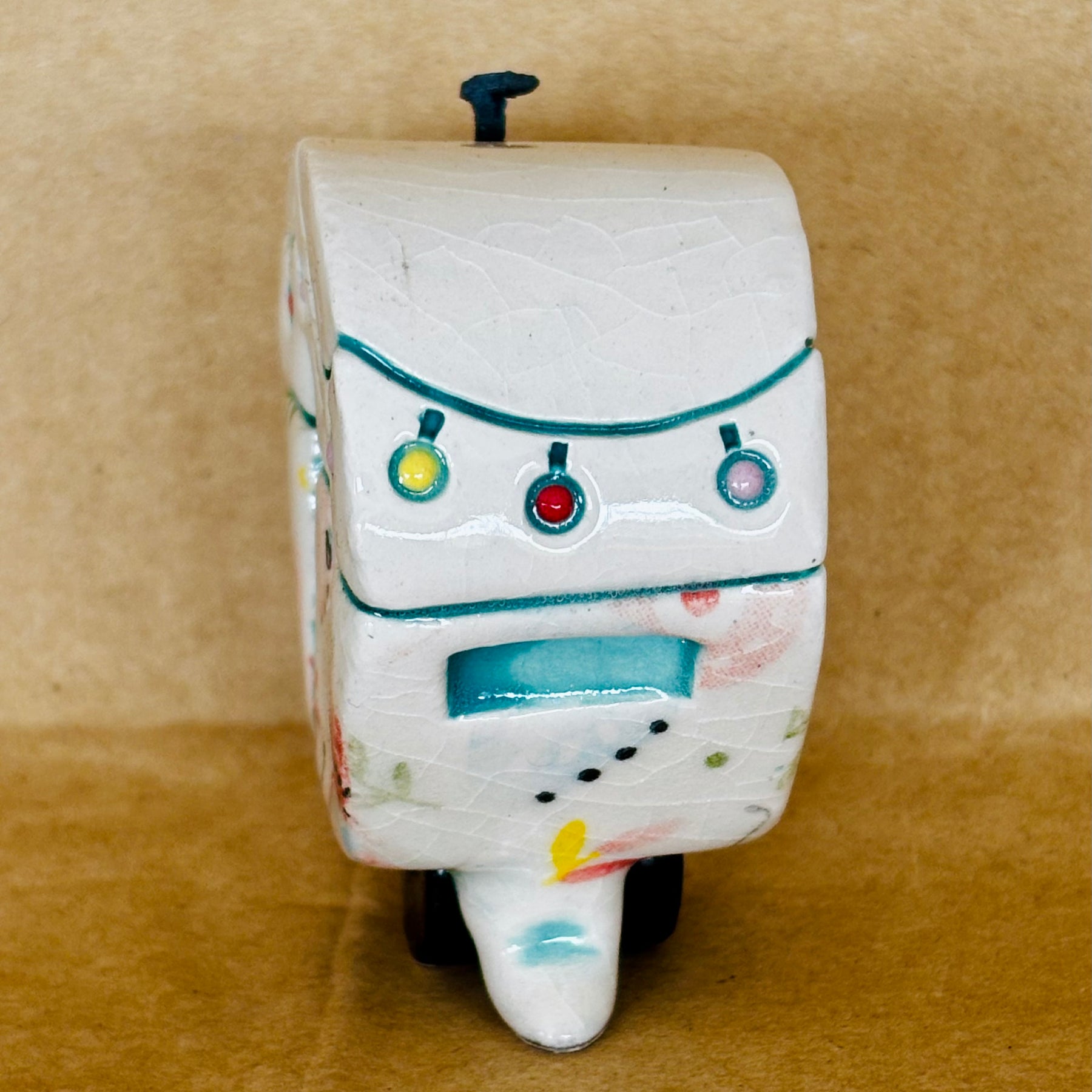Small Retro Collectable Ceramic Caravan 1
