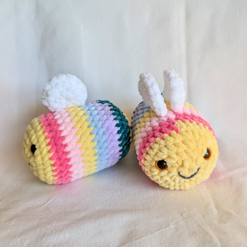 Rainbow Bee, Cheerful plush bee