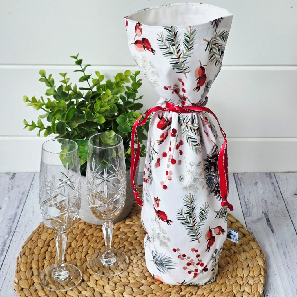 Lined Christmas Wine Bottle Bag – Because the Wrapping Should Be Part of the Gift