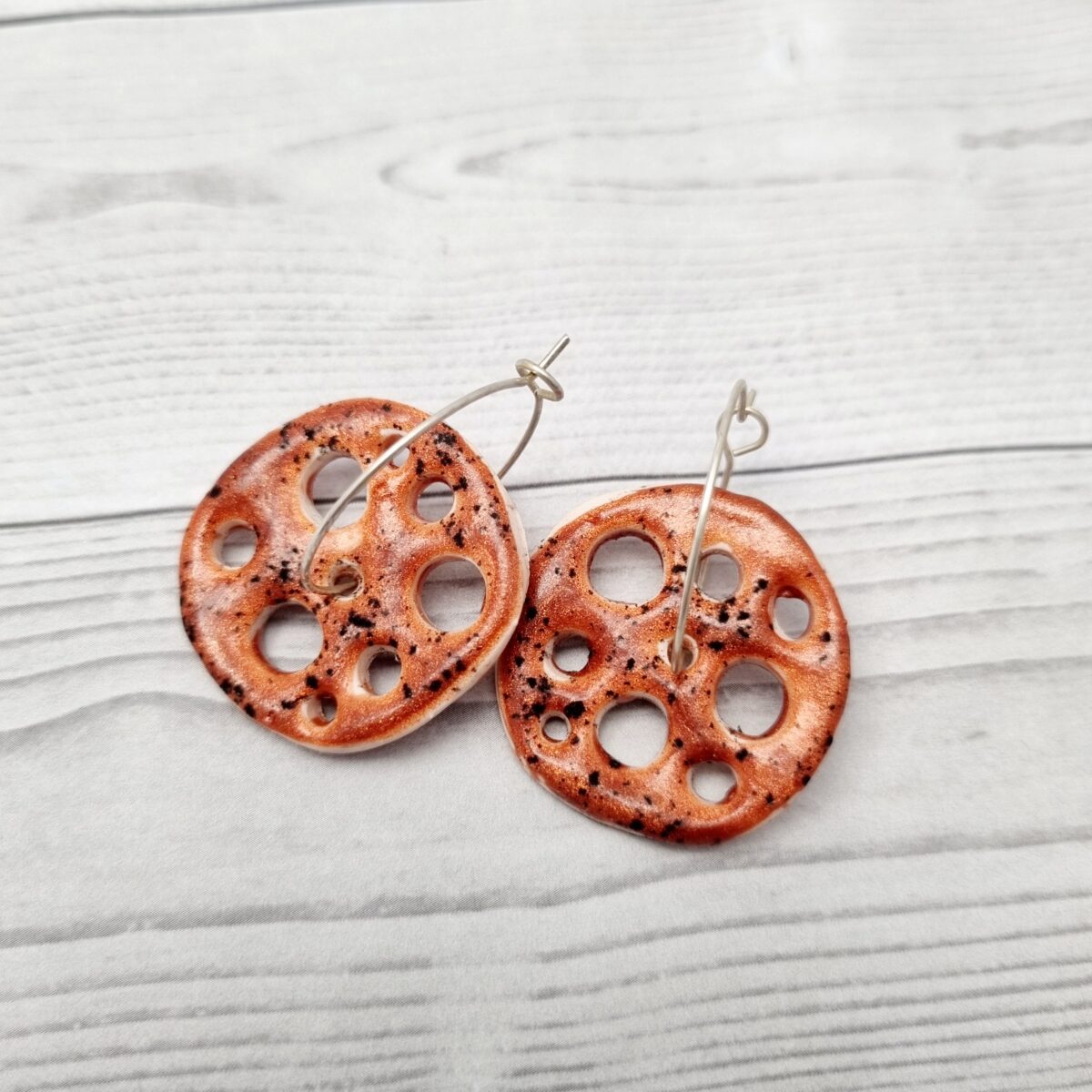 Faux Ceramic Disk Hoop Earrings Red/Bronze