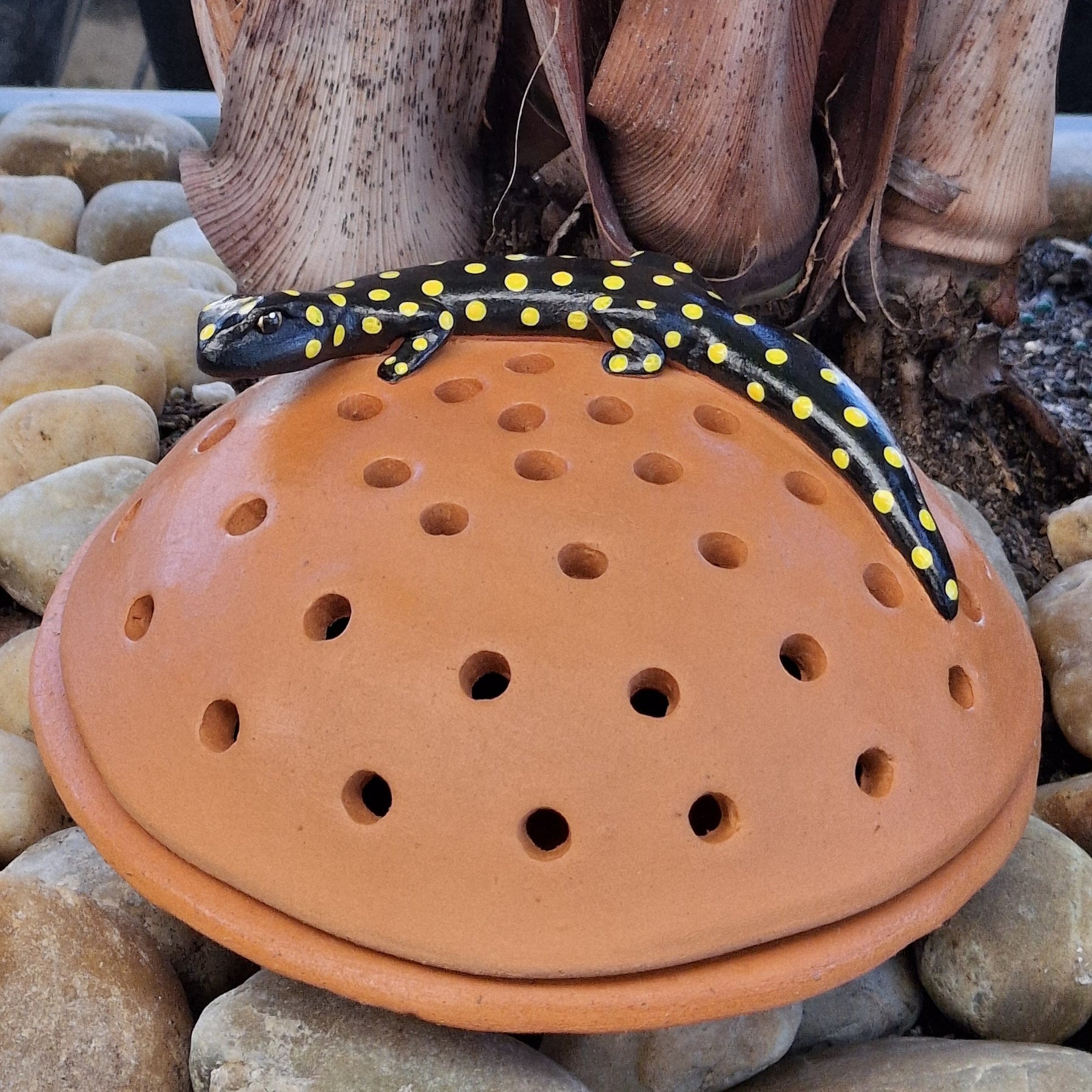 Mosquito Coil Holder Yellow Spotted Gecko